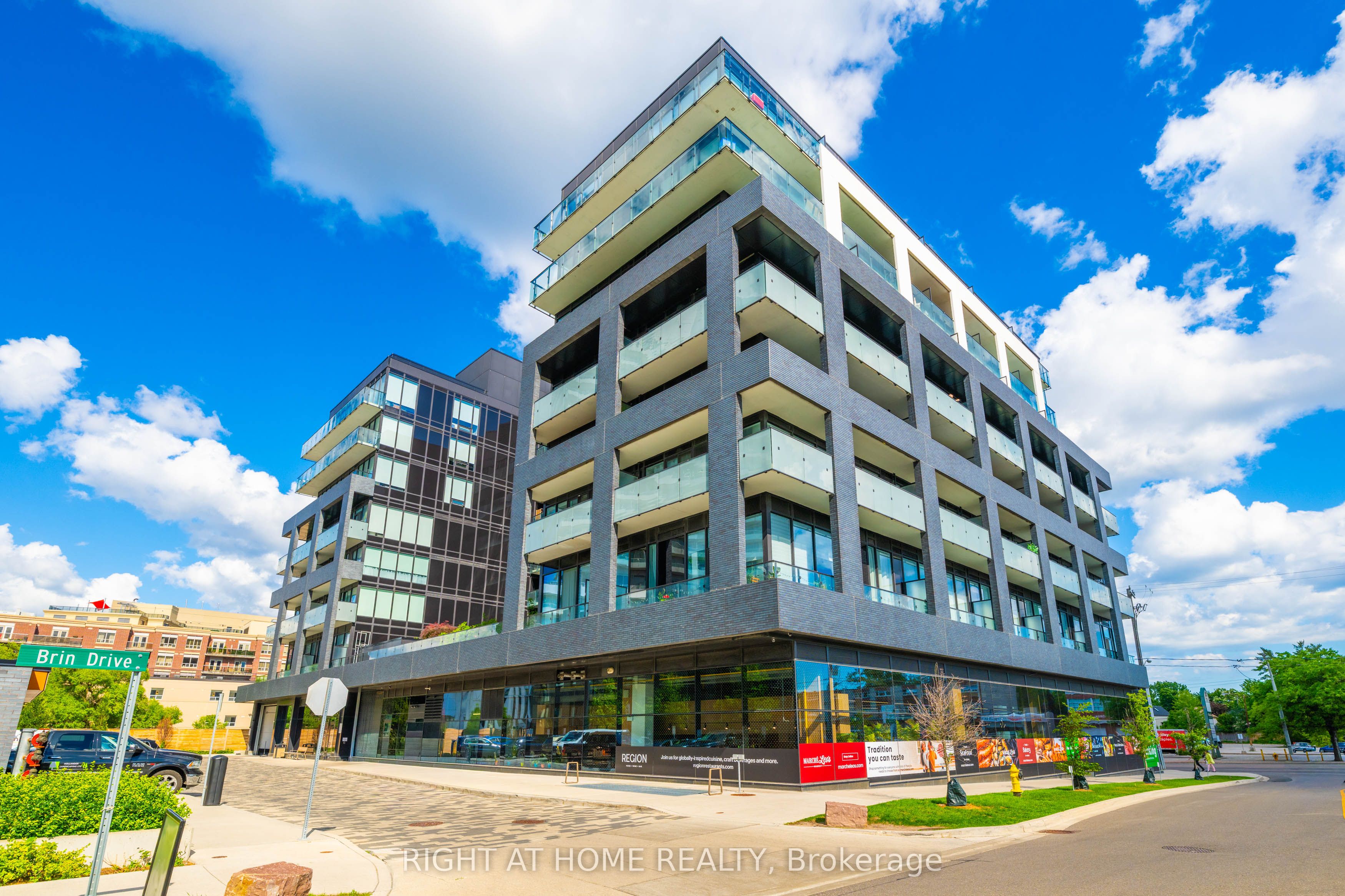 4208 Dundas Street W 414, Toronto, ON M8X 1Y6 photo 3