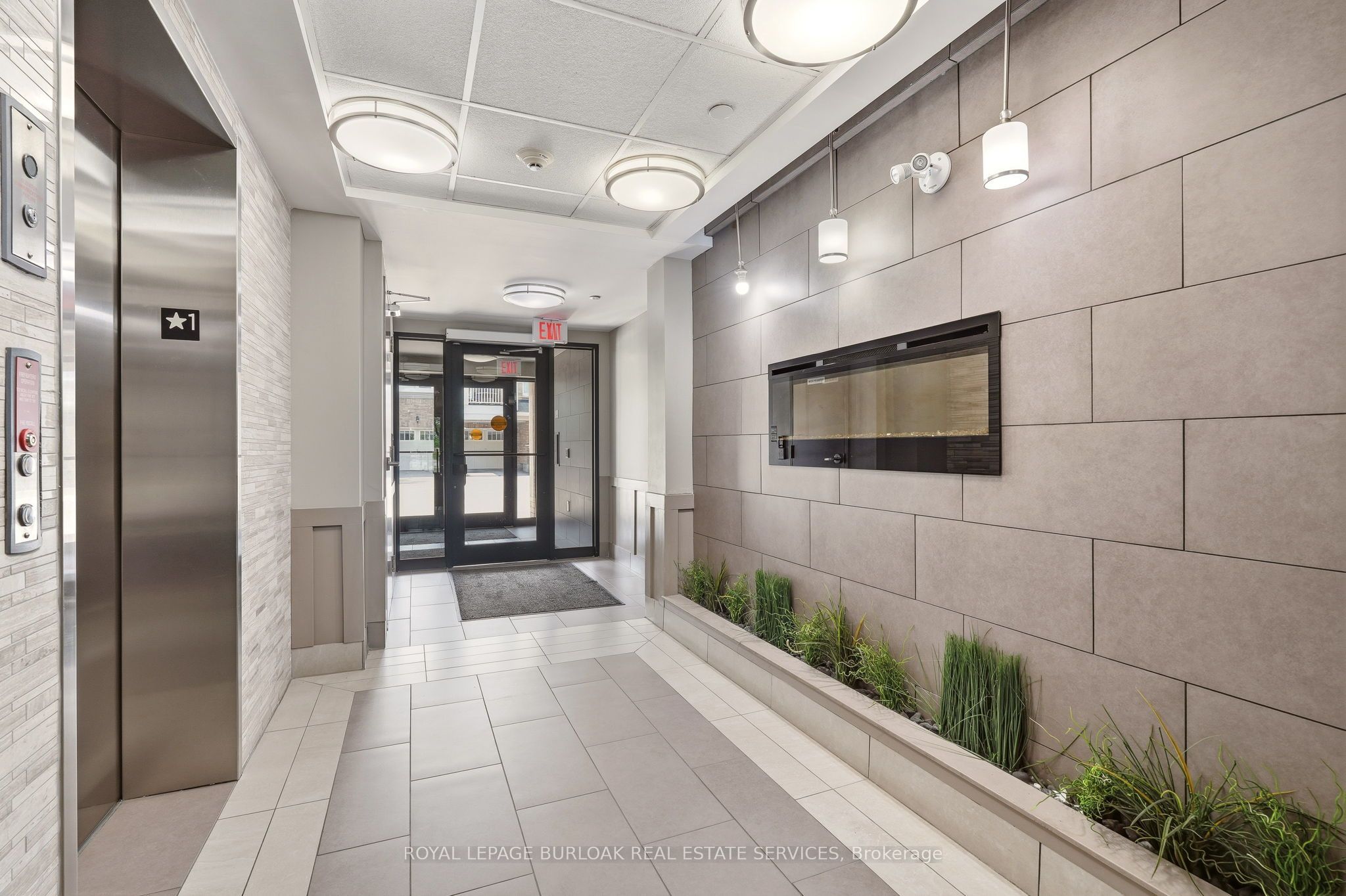 1045 Nadalin Heights 309, Milton, ON L9T 8R5
