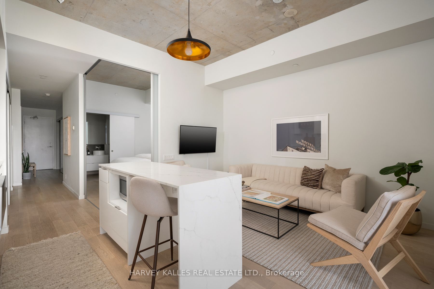 383 Sorauren Avenue 809, Toronto, ON M6R 0A4 photo 2