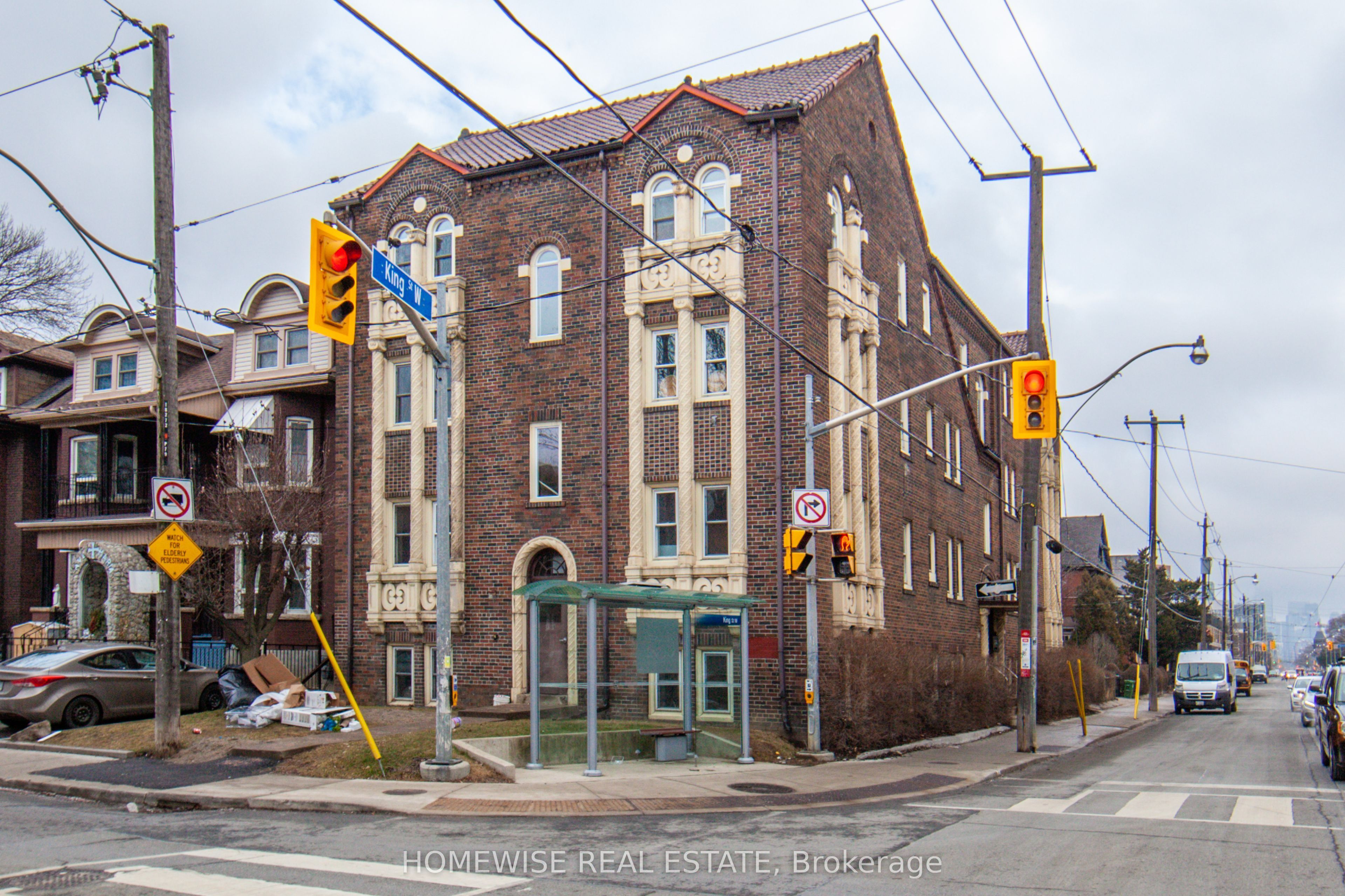 1340 W King Street W 101, Toronto, ON M6K 1H1 photo 3