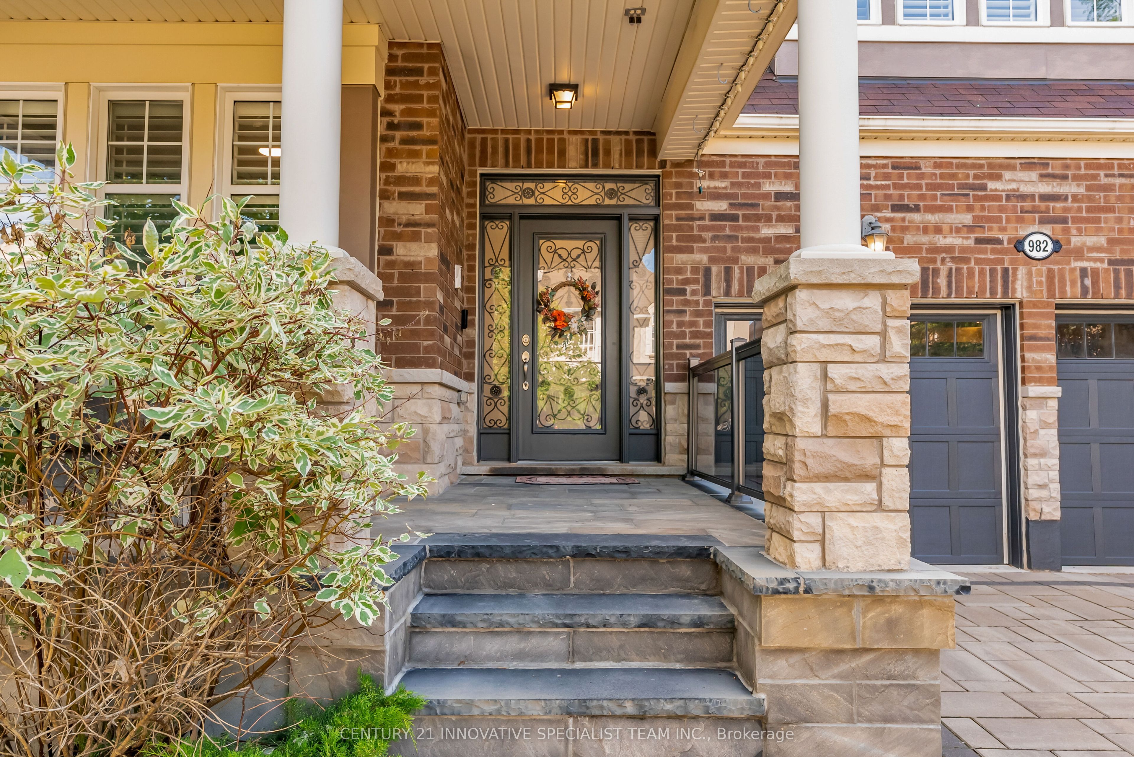 982 Syndenham Lane, Milton, ON L9T 8K1 photo 2