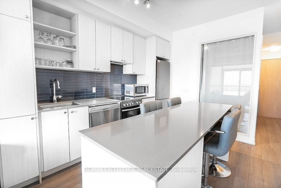 50 George Butchart Drive 922, Toronto, ON M3K 2C5 photo 3