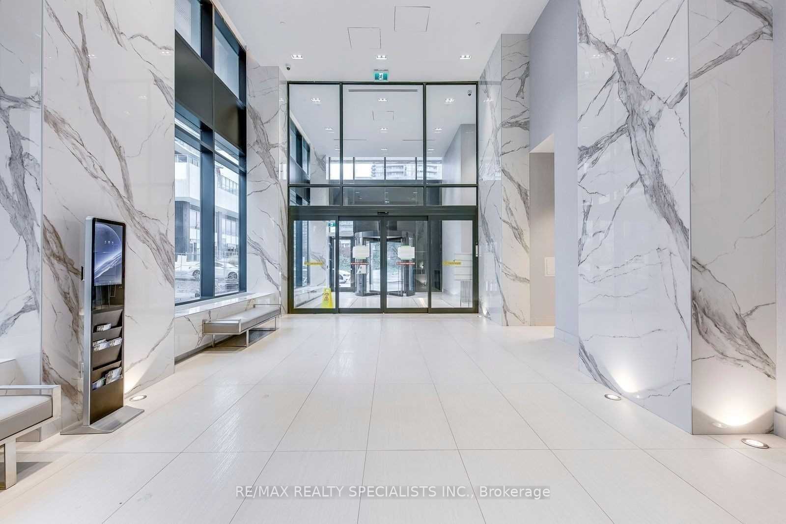 20 Shore Breeze Drive 321, Toronto, ON M8V 0C7 photo 3