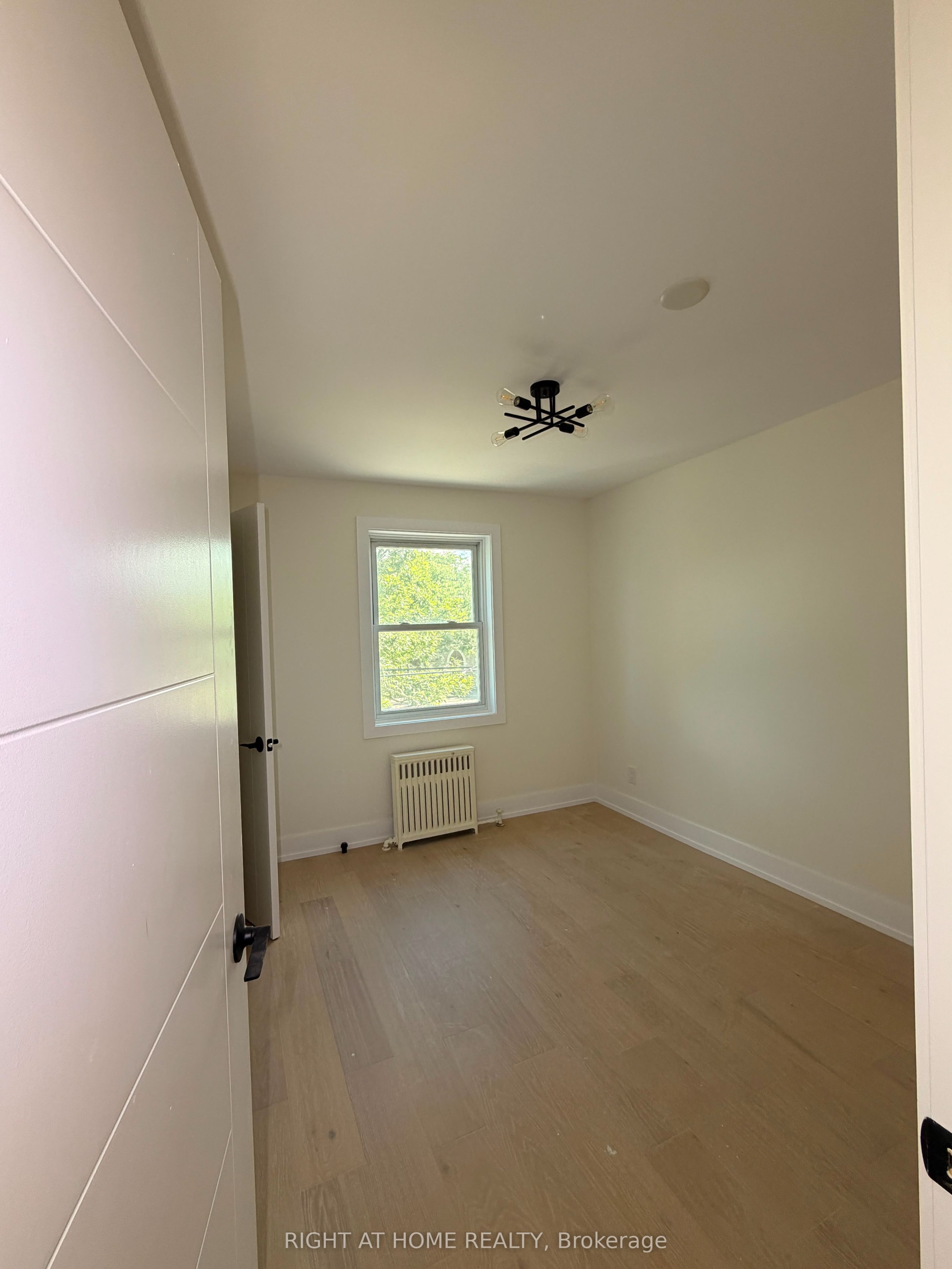 3384 Lake Shore Boulevard W 201, Toronto, ON M8W 1M9 photo 4