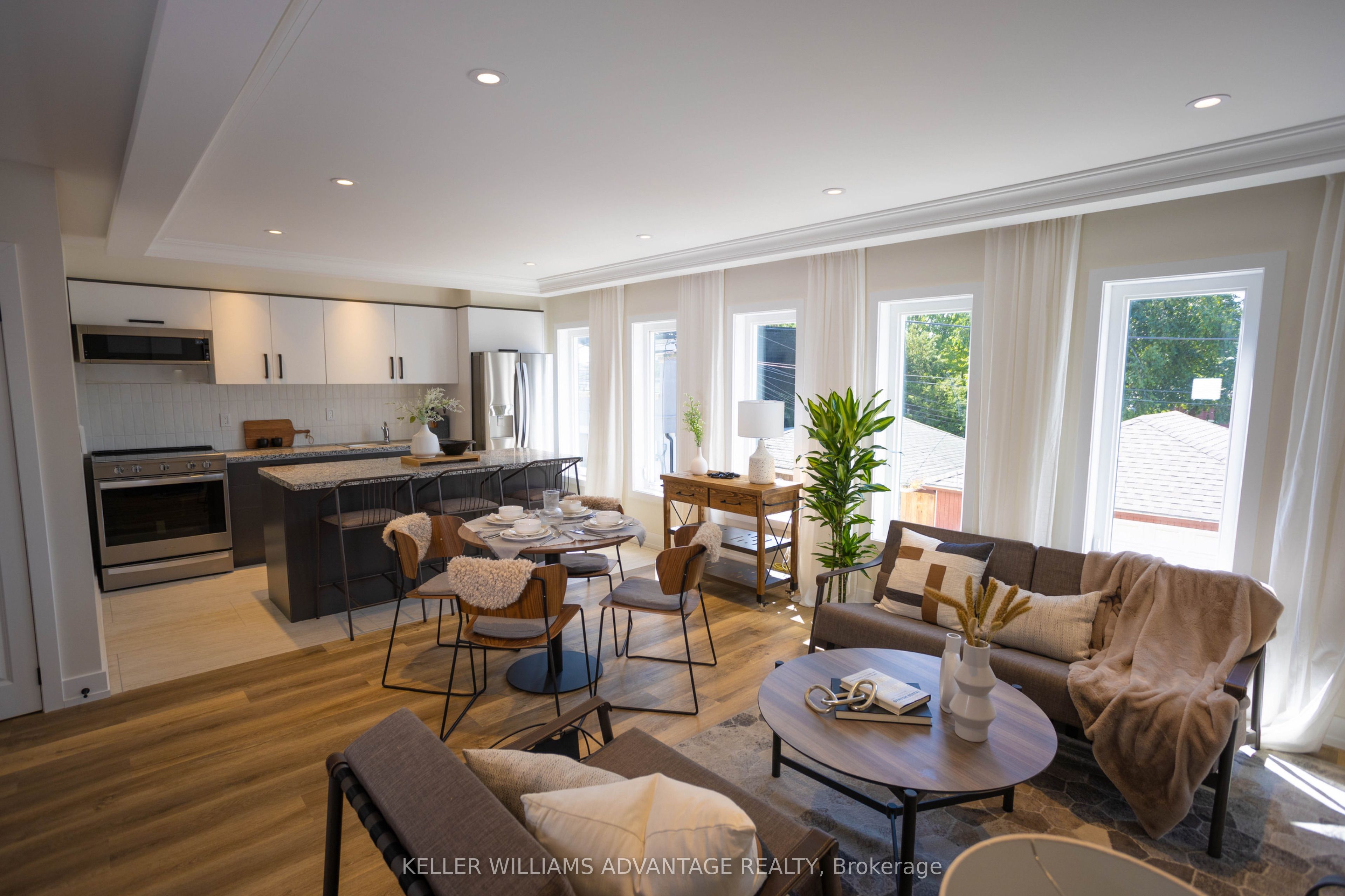 50 Castleton Avenue Unit 3, Toronto, ON M6N 3Z5 photo 4