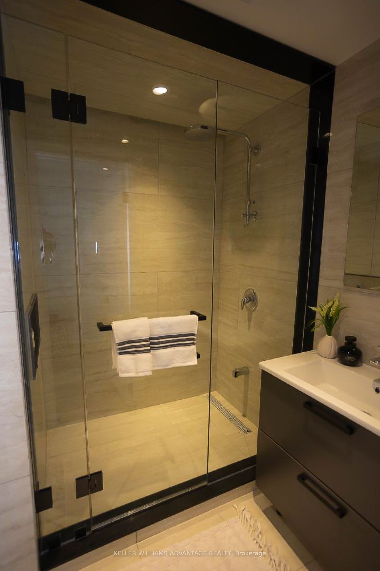 50 Castleton Avenue Unit 3, Toronto, ON M6N 3Z5 photo 5
