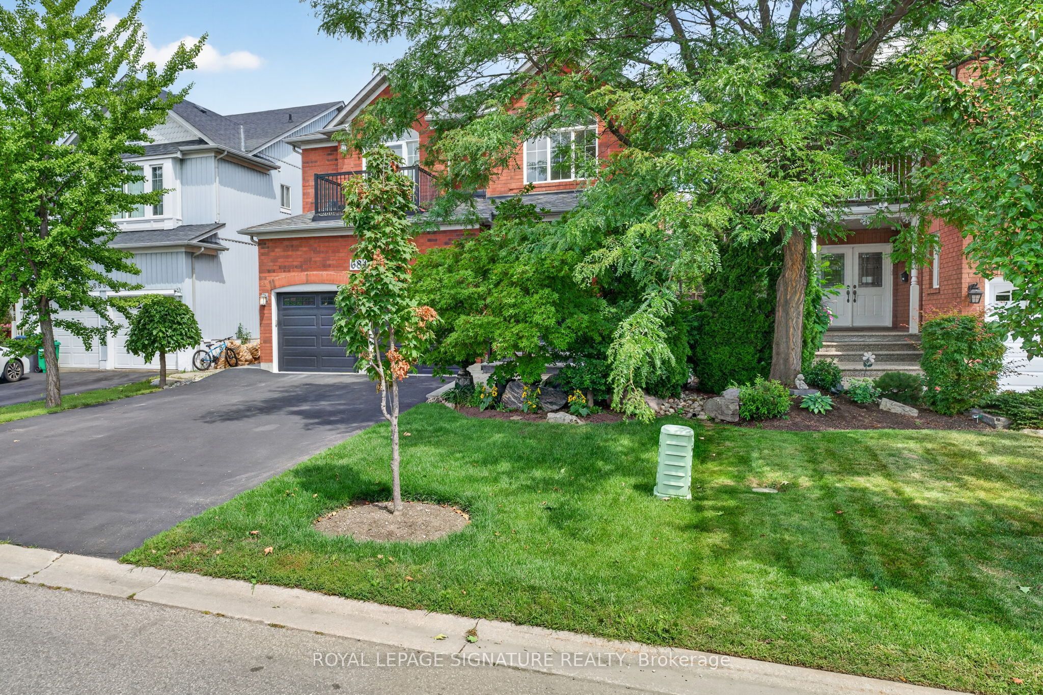 6847 Simpson Pioneer Trail, Mississauga, ON L5W 1A9 photo 2