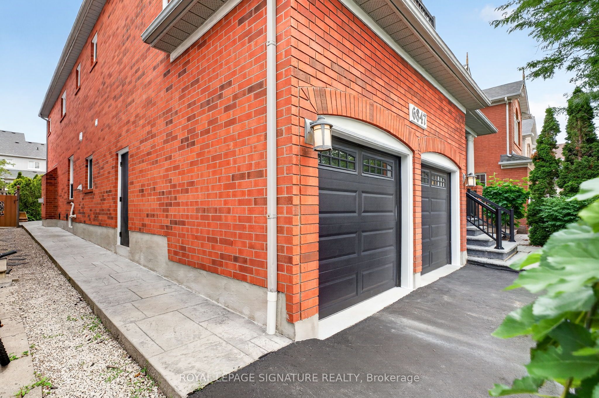 6847 Simpson Pioneer Trail, Mississauga, ON L5W 1A9 photo 5