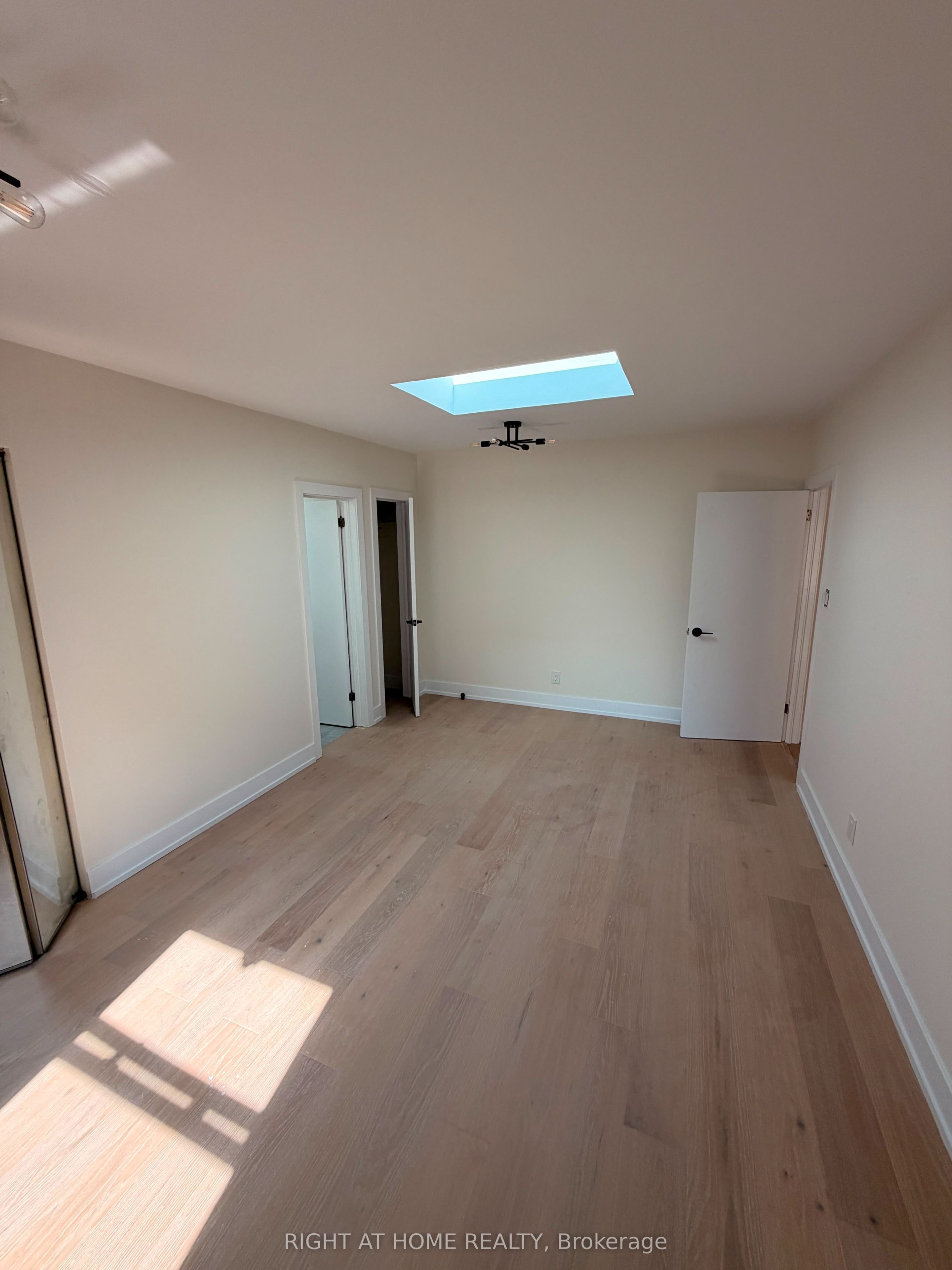 3384 Lake Shore Boulevard W 202, Toronto, ON M8W 1M9 photo 3