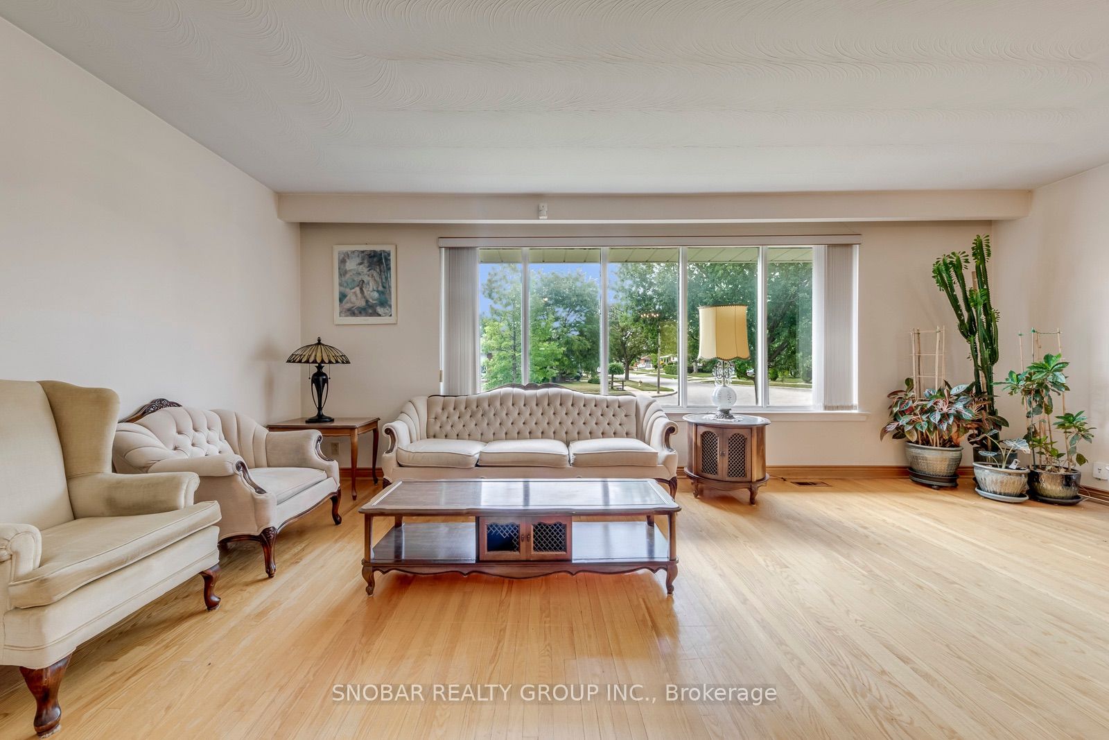 22 Thelmere Place, Toronto, ON M9R 2B7 photo 3
