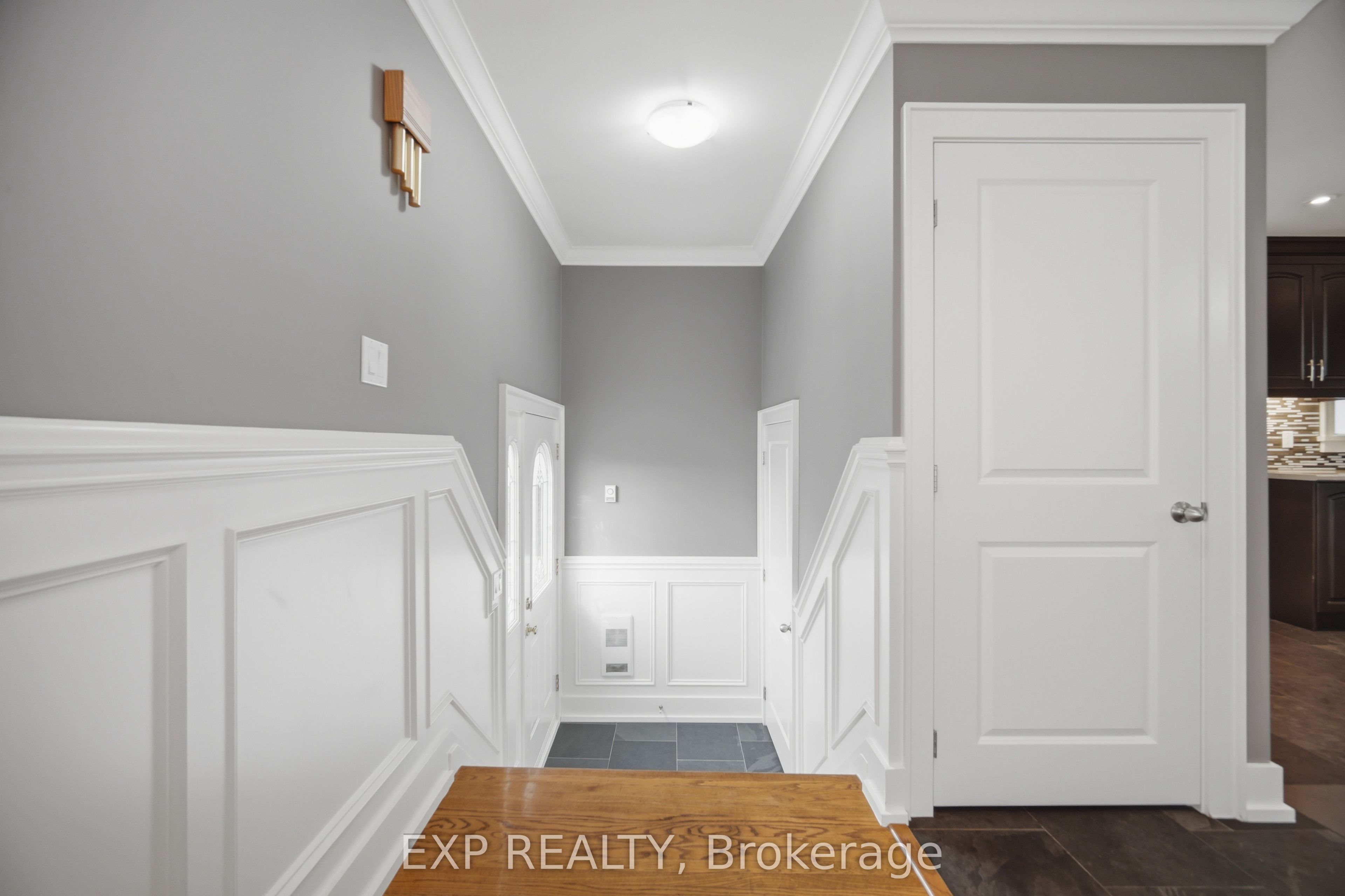 106 Hanson Road, Mississauga, ON L5B 2E4 photo 4