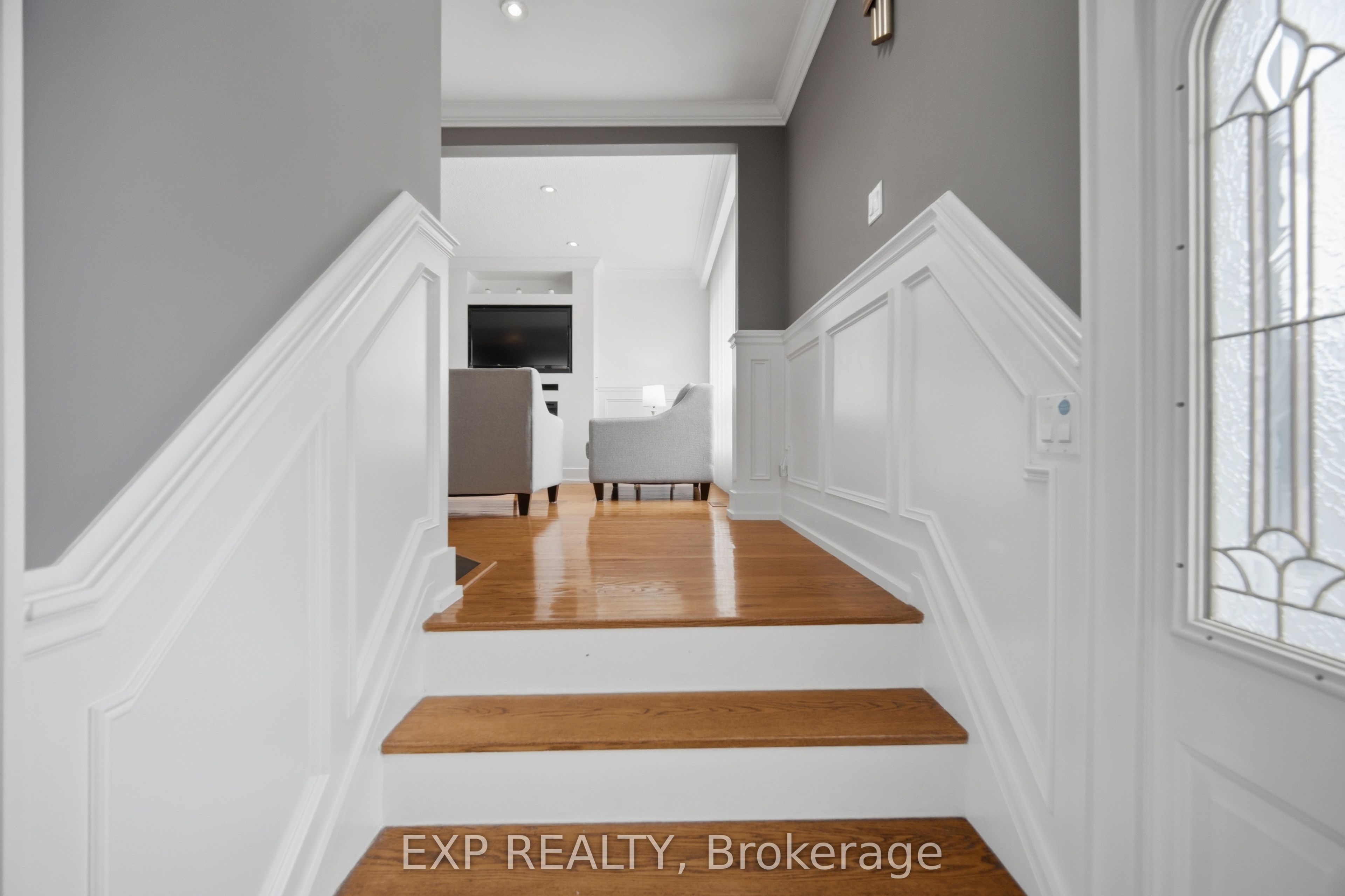 106 Hanson Road, Mississauga, ON L5B 2E4 photo 5