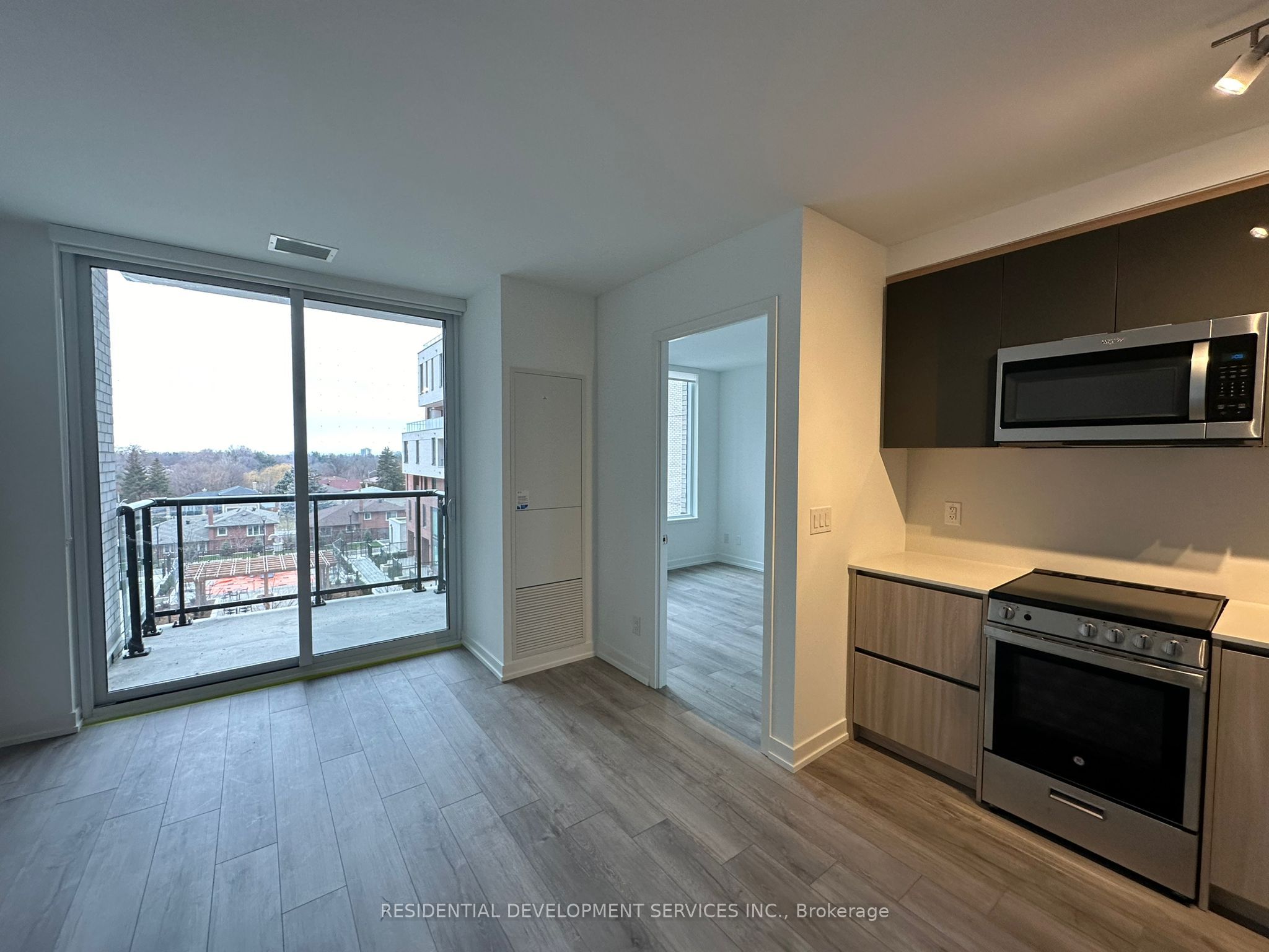 3100 Keele Street 442, Toronto, ON M3M 0E1 photo 2