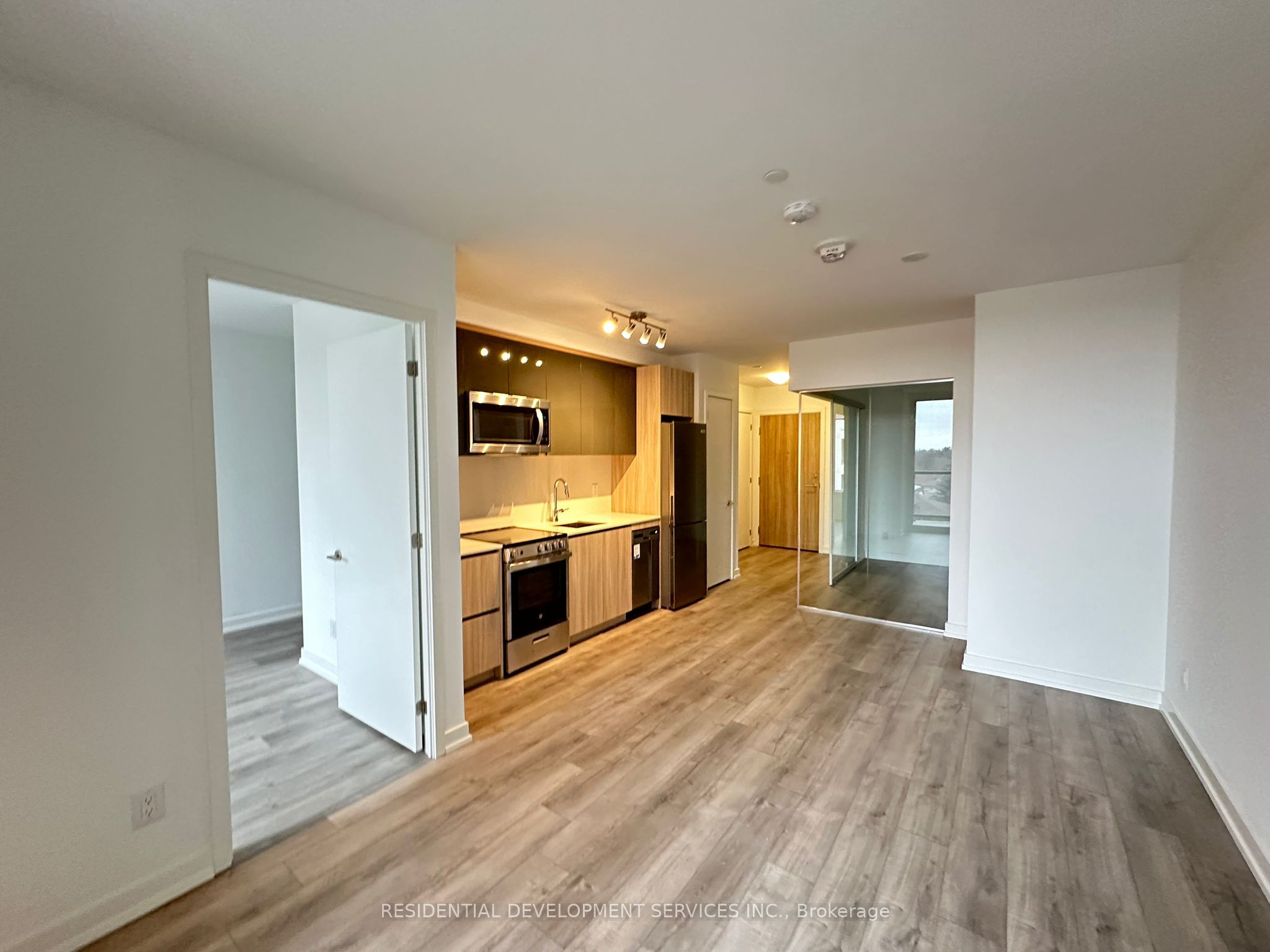 3100 Keele Street 442, Toronto, ON M3M 0E1 photo 3