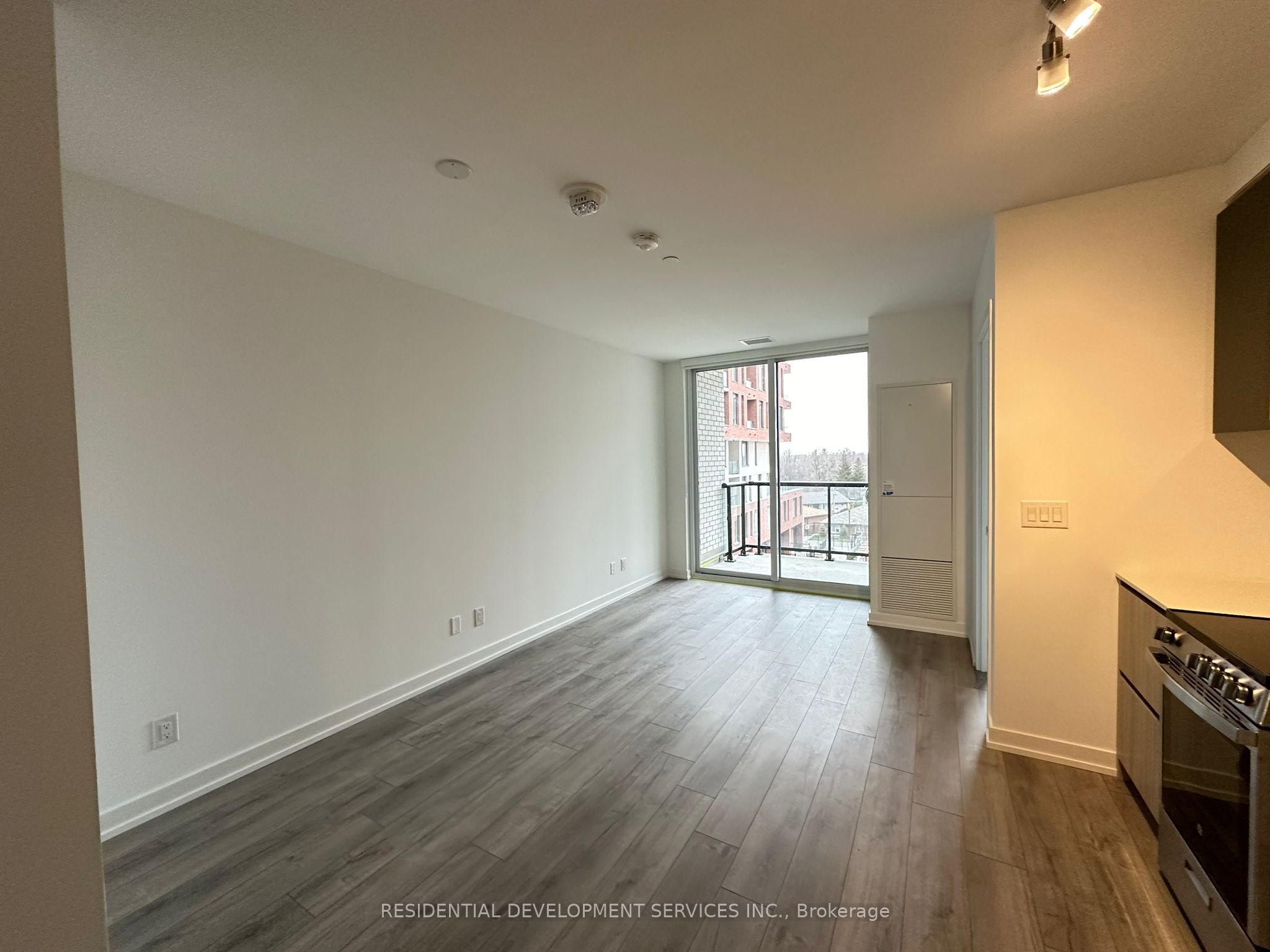 3100 Keele Street 442, Toronto, ON M3M 0E1 photo 4