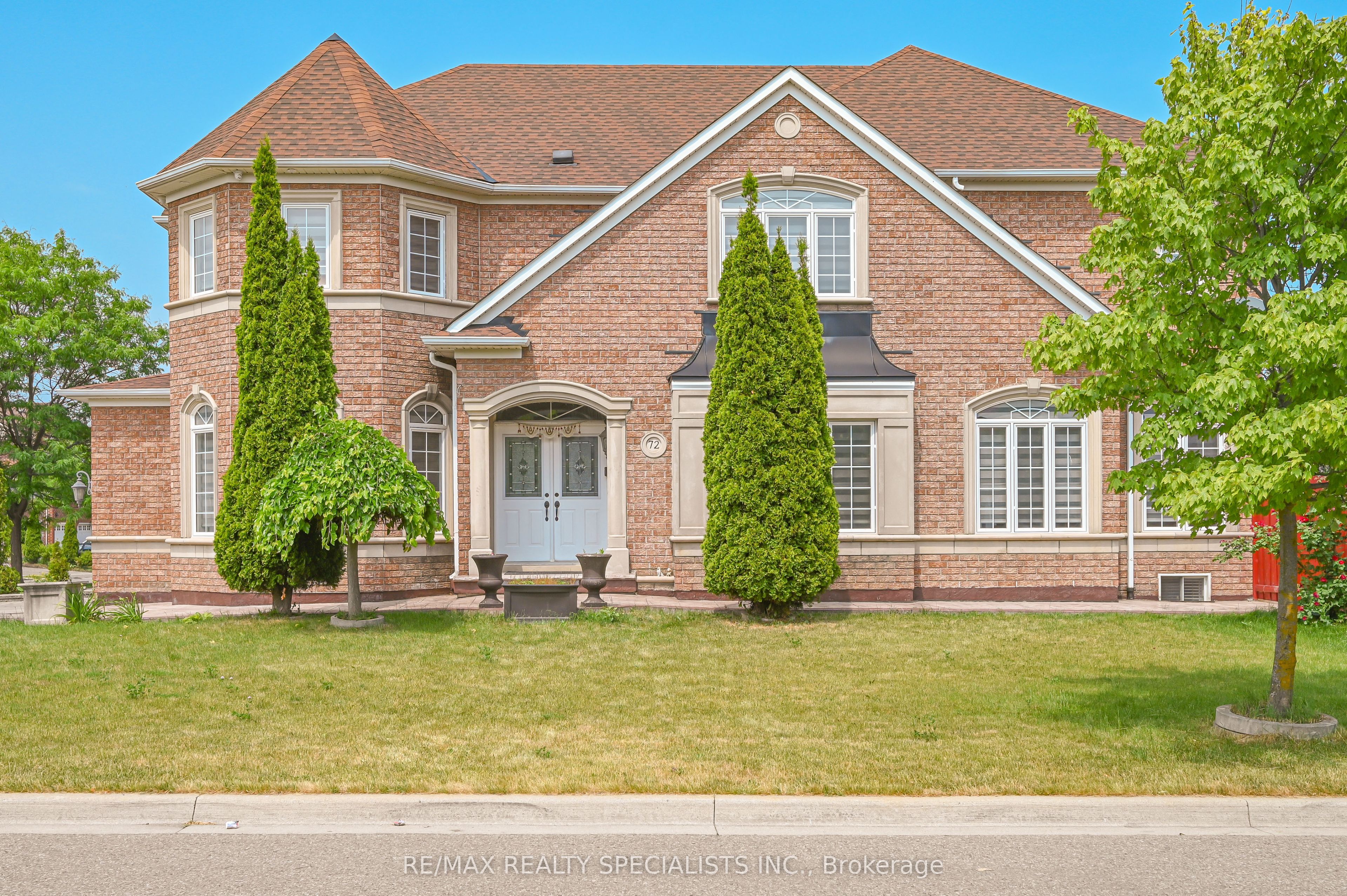 72 Village Lake Crescent BSMT, Brampton, ON L6S 6K1