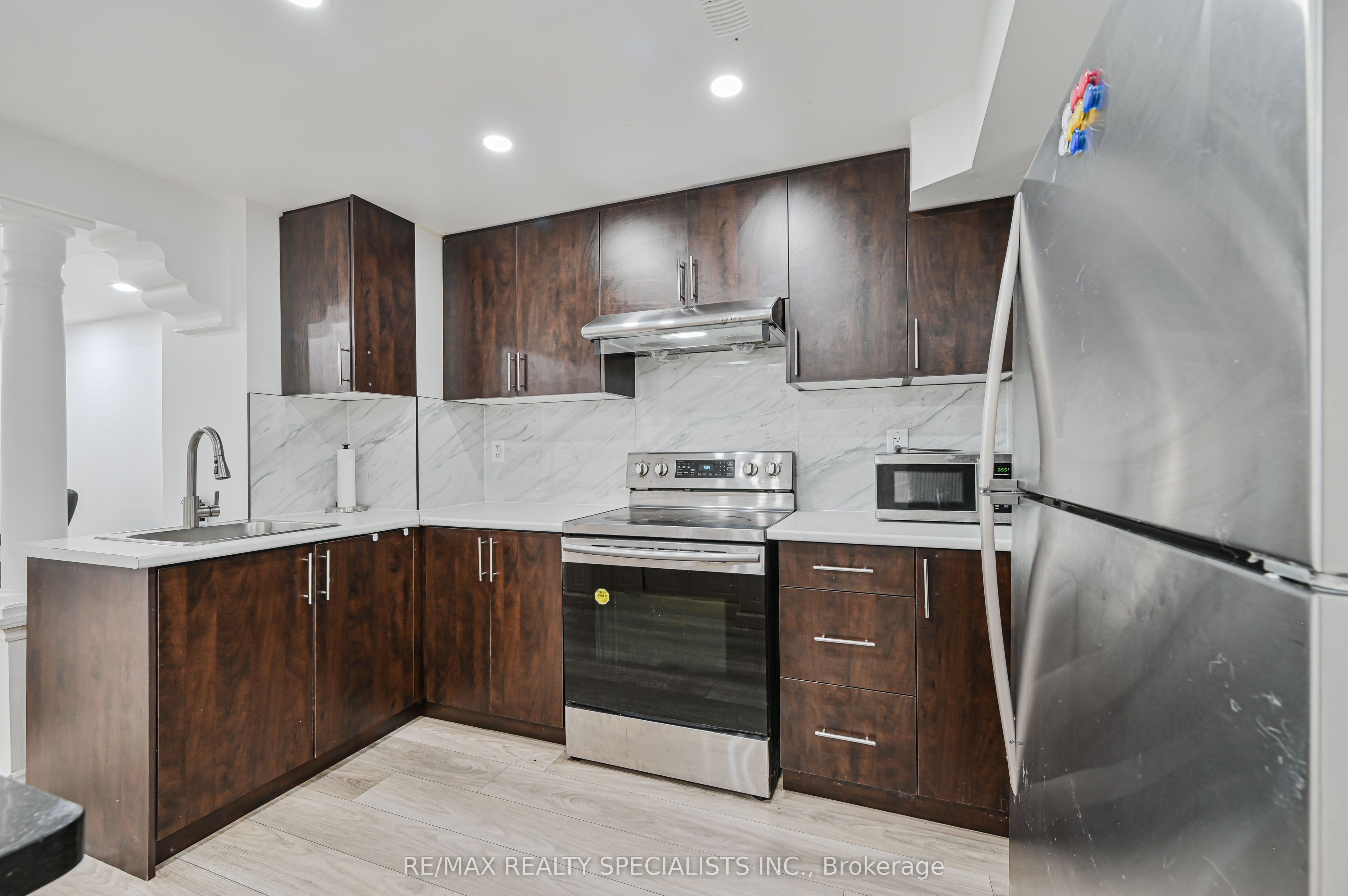 72 Village Lake Crescent BSMT, Brampton, ON L6S 6K1 photo 4