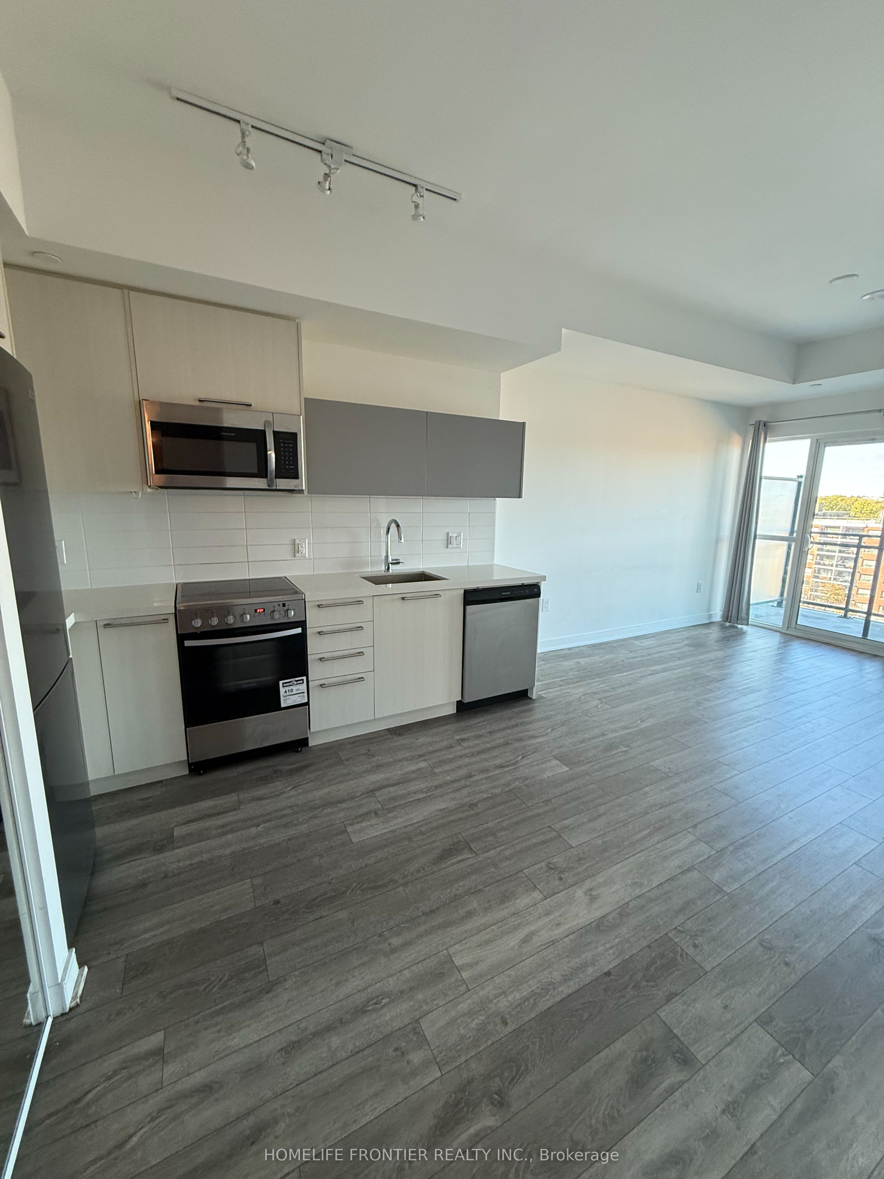 25 Neighbourhood Lane 909, Toronto, ON M8Y 0C4