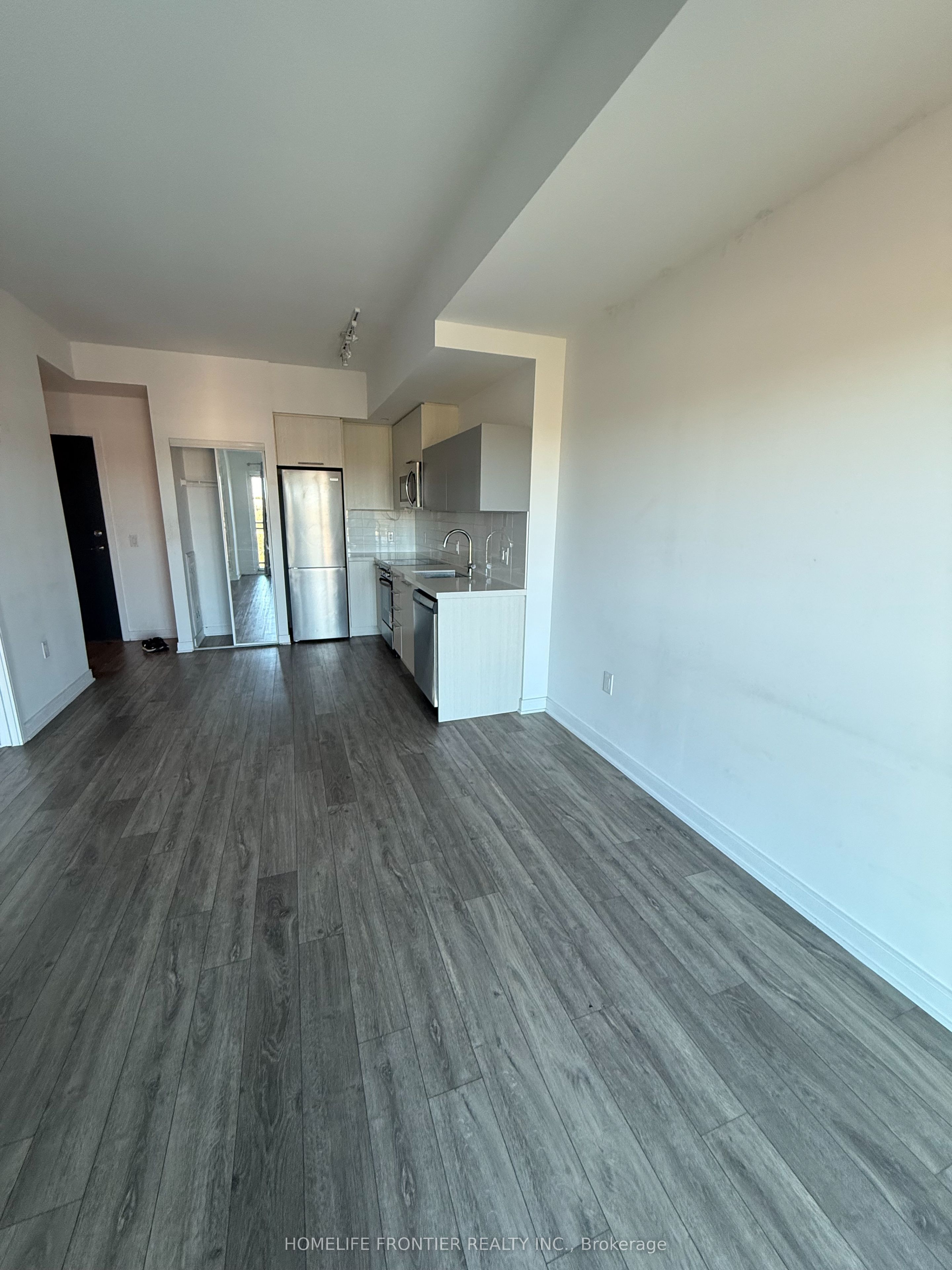 25 Neighbourhood Lane 909, Toronto, ON M8Y 0C4 photo 2