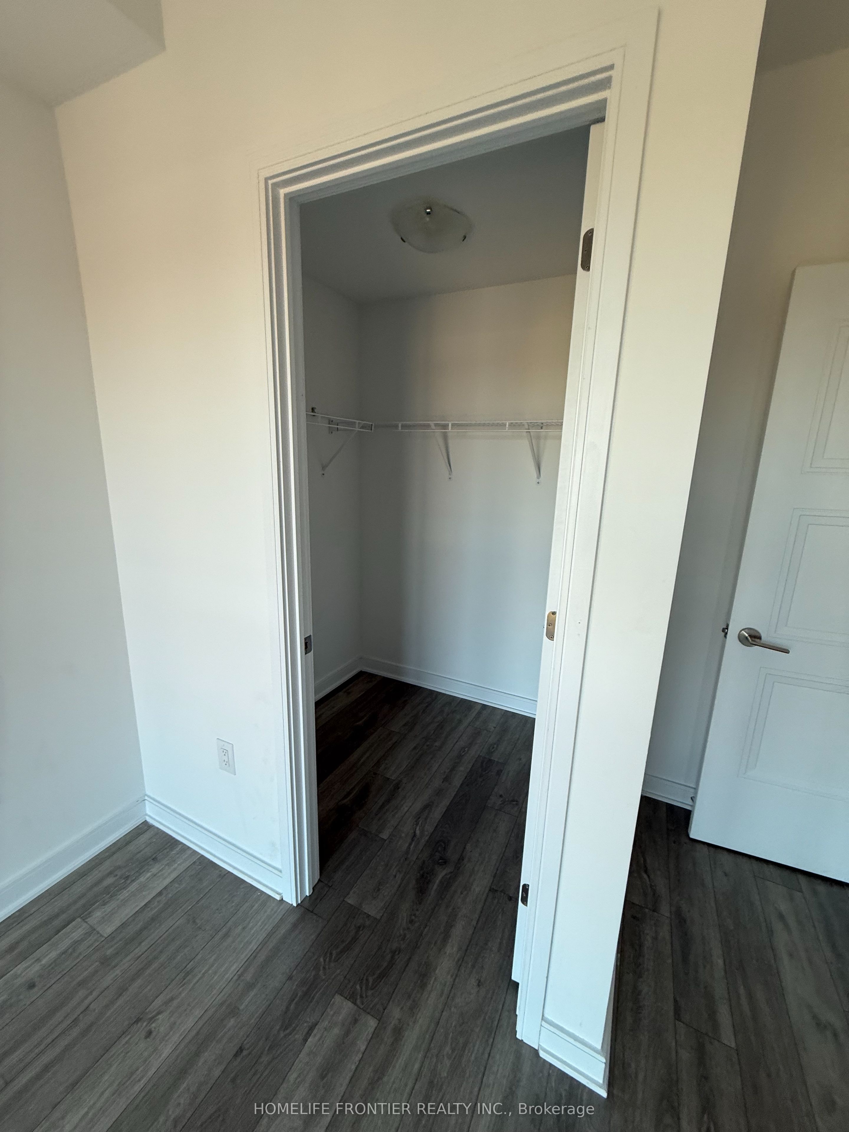 25 Neighbourhood Lane 909, Toronto, ON M8Y 0C4 photo 5