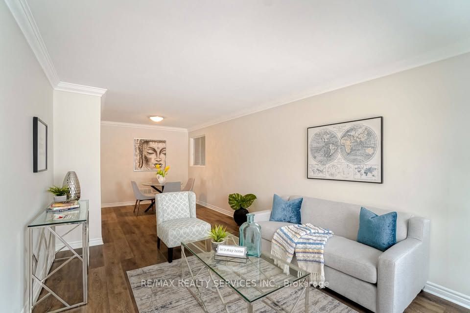 70 Montjoy Crescent, Brampton, ON L6S 3E7 photo 2