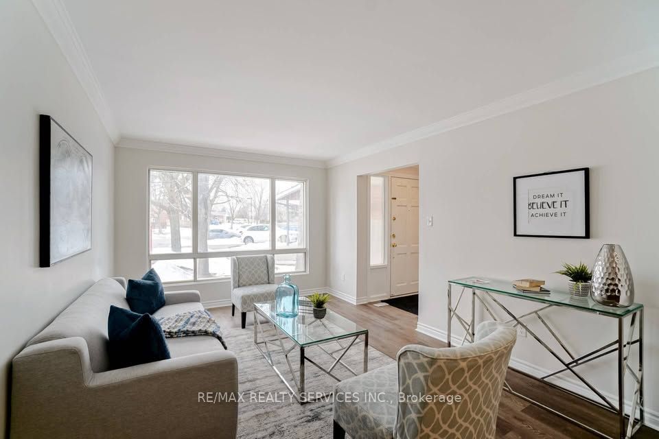 70 Montjoy Crescent, Brampton, ON L6S 3E7 photo 4