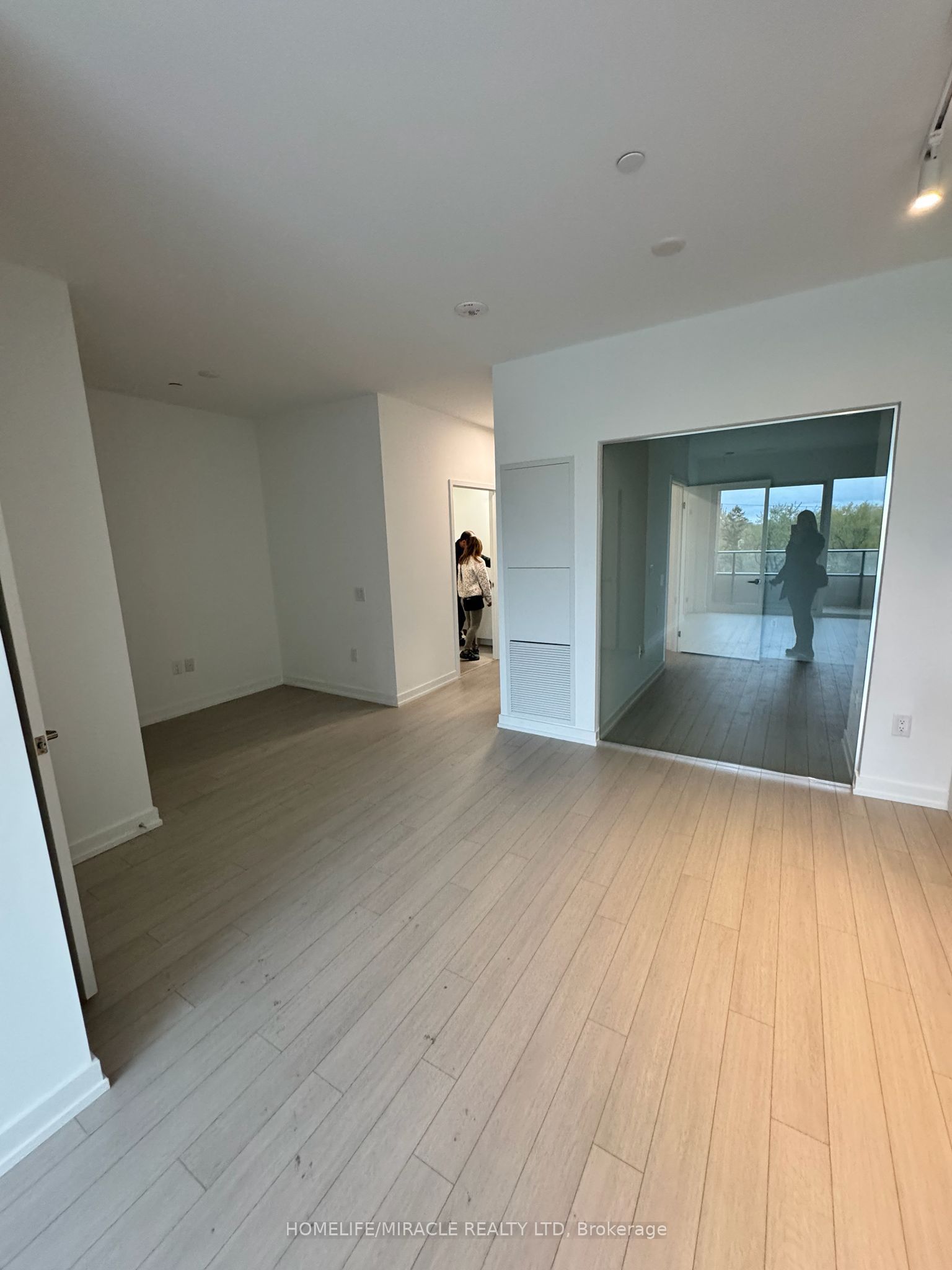 4010 Eglinton Avenue 425, Toronto, ON M9A 0G5 photo 3