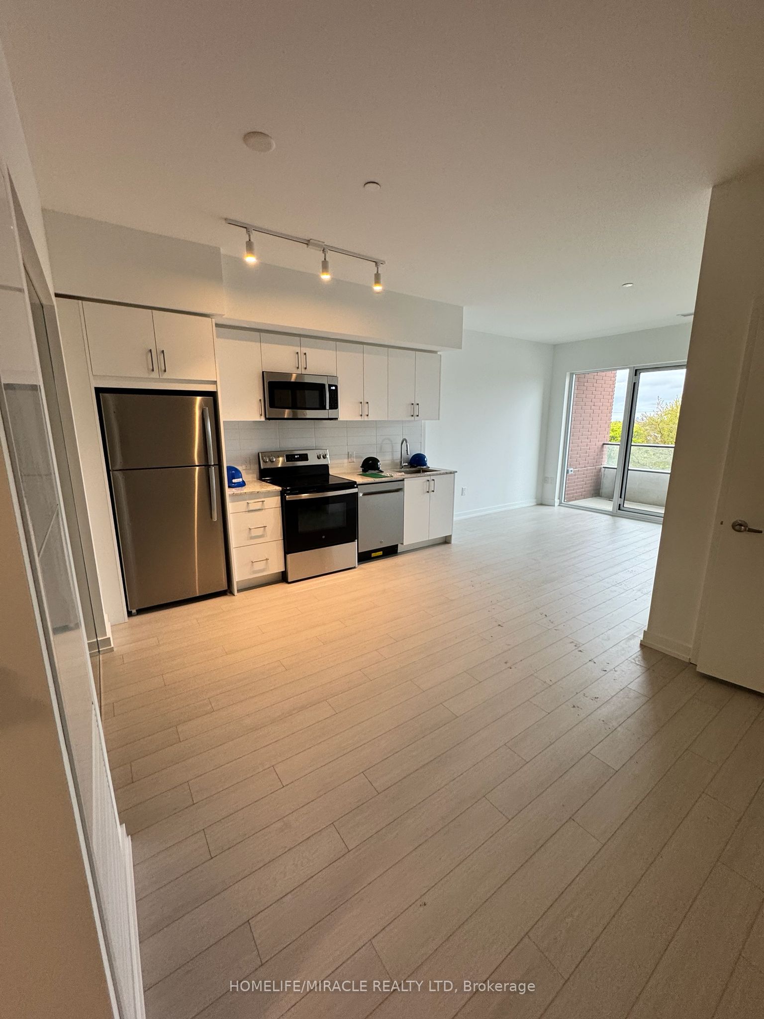 4010 Eglinton Avenue 425, Toronto, ON M9A 0G5 photo 5