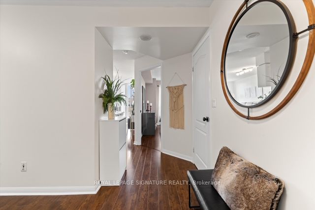 1150 Parkwest Place 207, Mississauga, ON L5E 3K4 photo 3