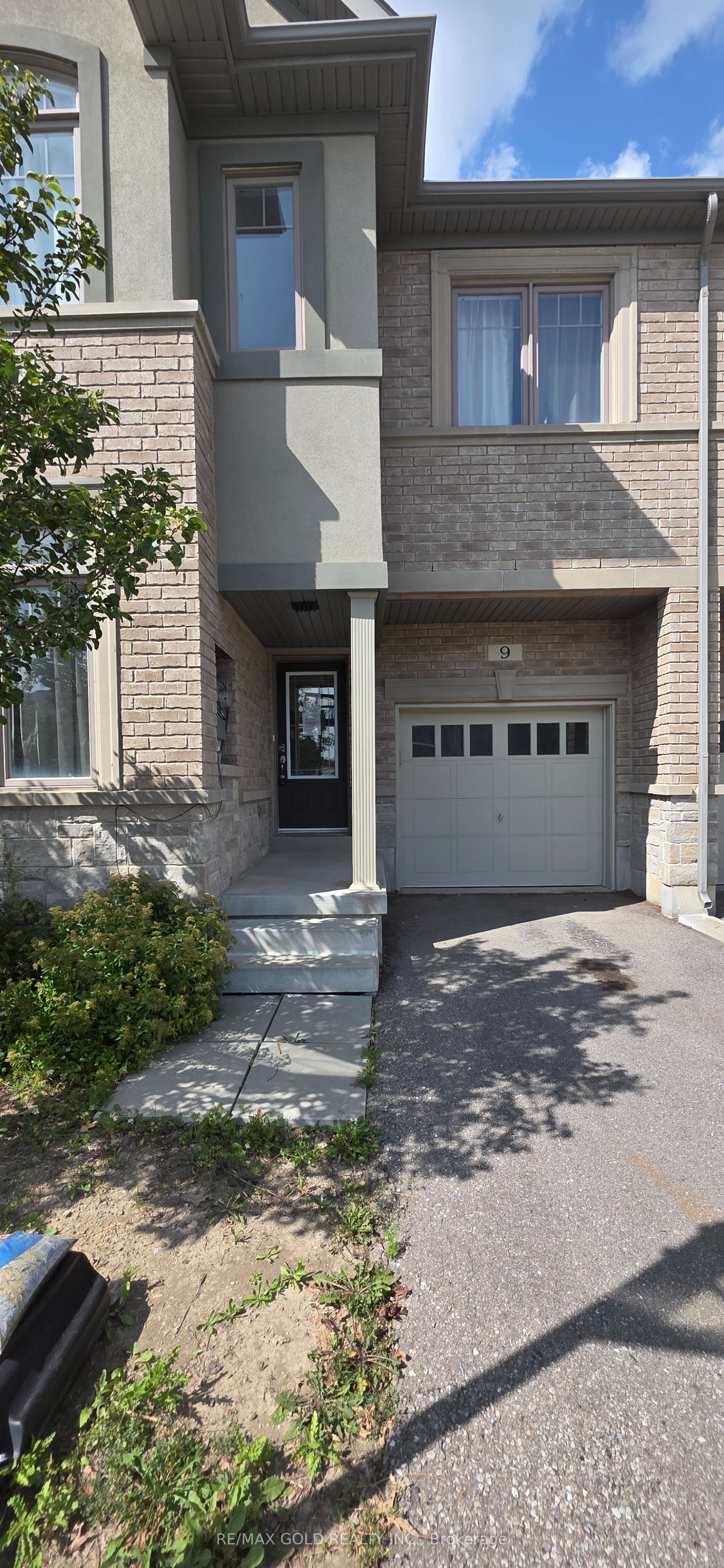 9 Oliana Way, Brampton, ON L6Y 6G8 photo 3