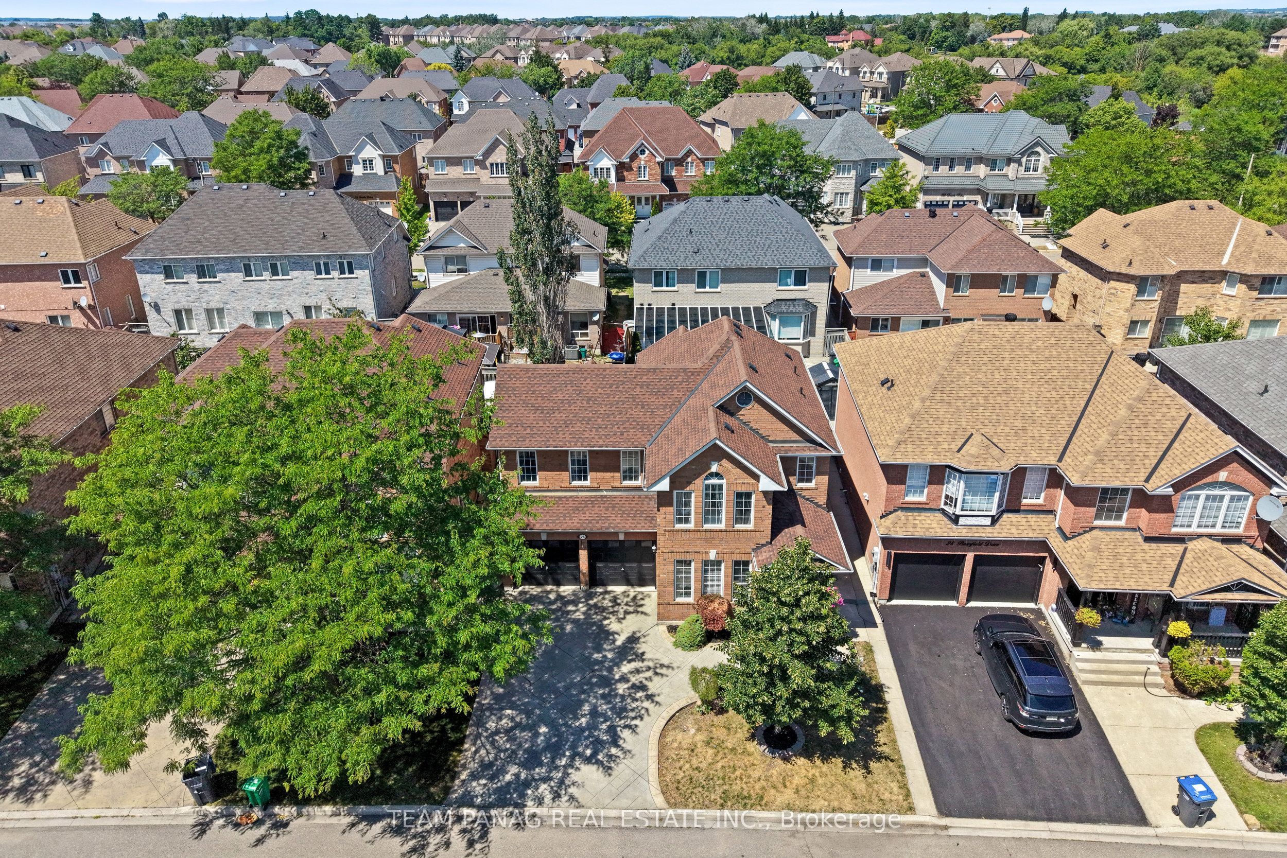 26 Bowsfield Drive, Brampton, ON L6P 1A6 photo 3