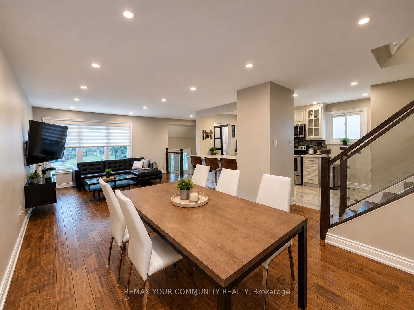 2508 Cobbinshaw Circle, Mississauga, ON L5N 2G3 photo 4