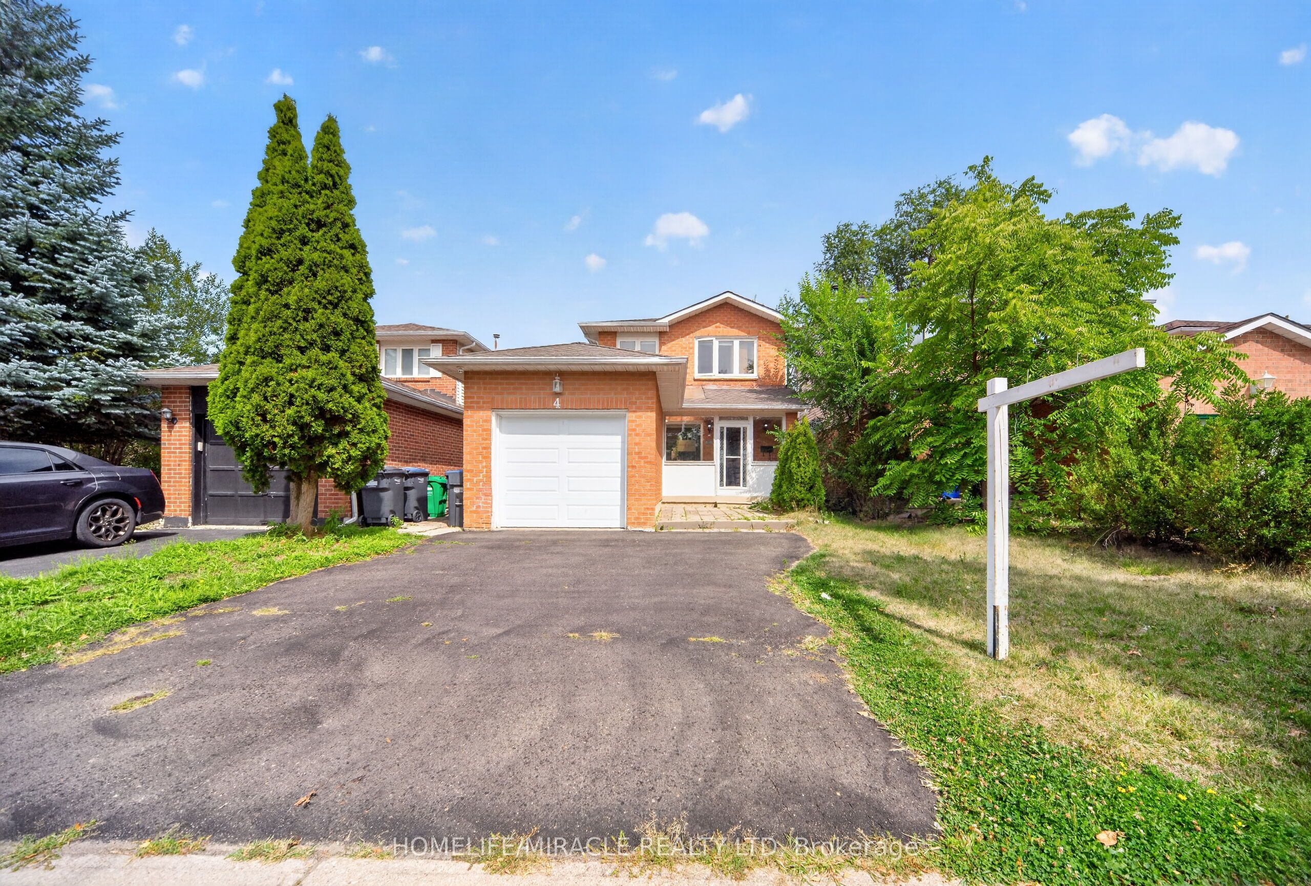 4 Summertime Court, Brampton, ON L6Z 2B4 photo 2