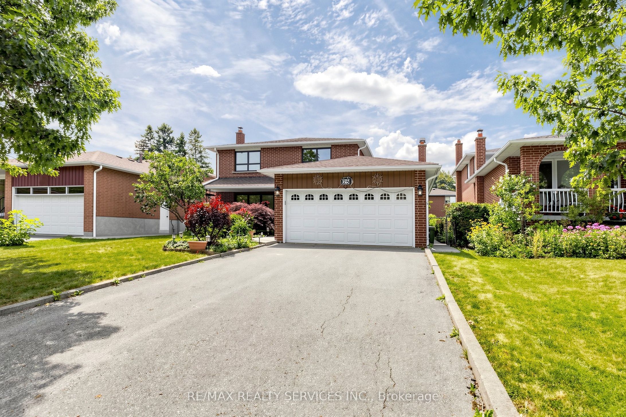 25 Malcolm Crescent, Brampton, ON L6S 3C7 photo 2