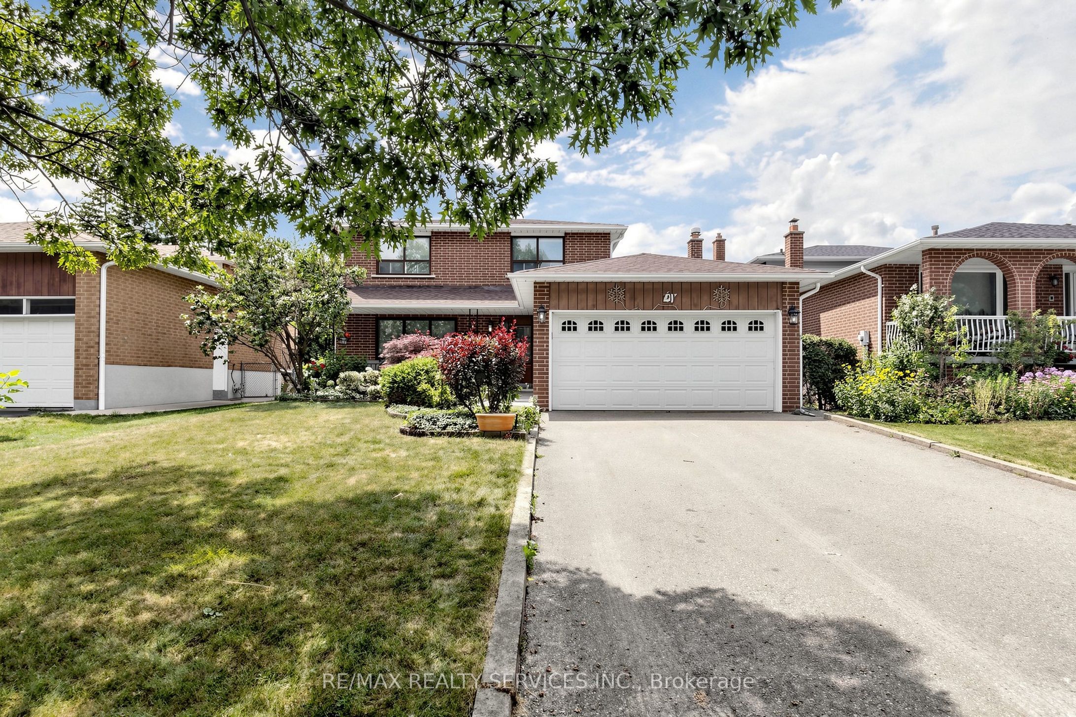 25 Malcolm Crescent, Brampton, ON L6S 3C7 photo 3