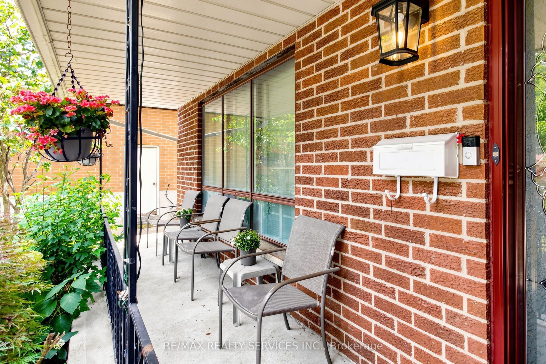 25 Malcolm Crescent, Brampton, ON L6S 3C7 photo 4