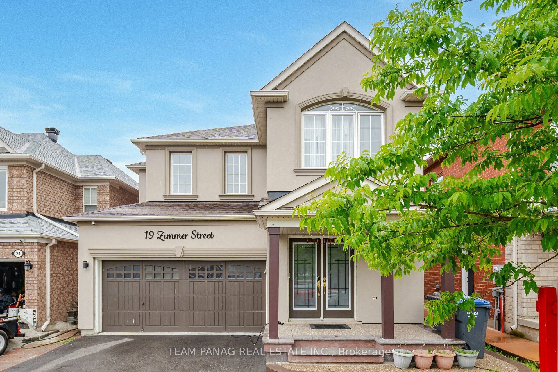 19 Zimmer Street, Brampton, ON L6S 6L3 photo 2