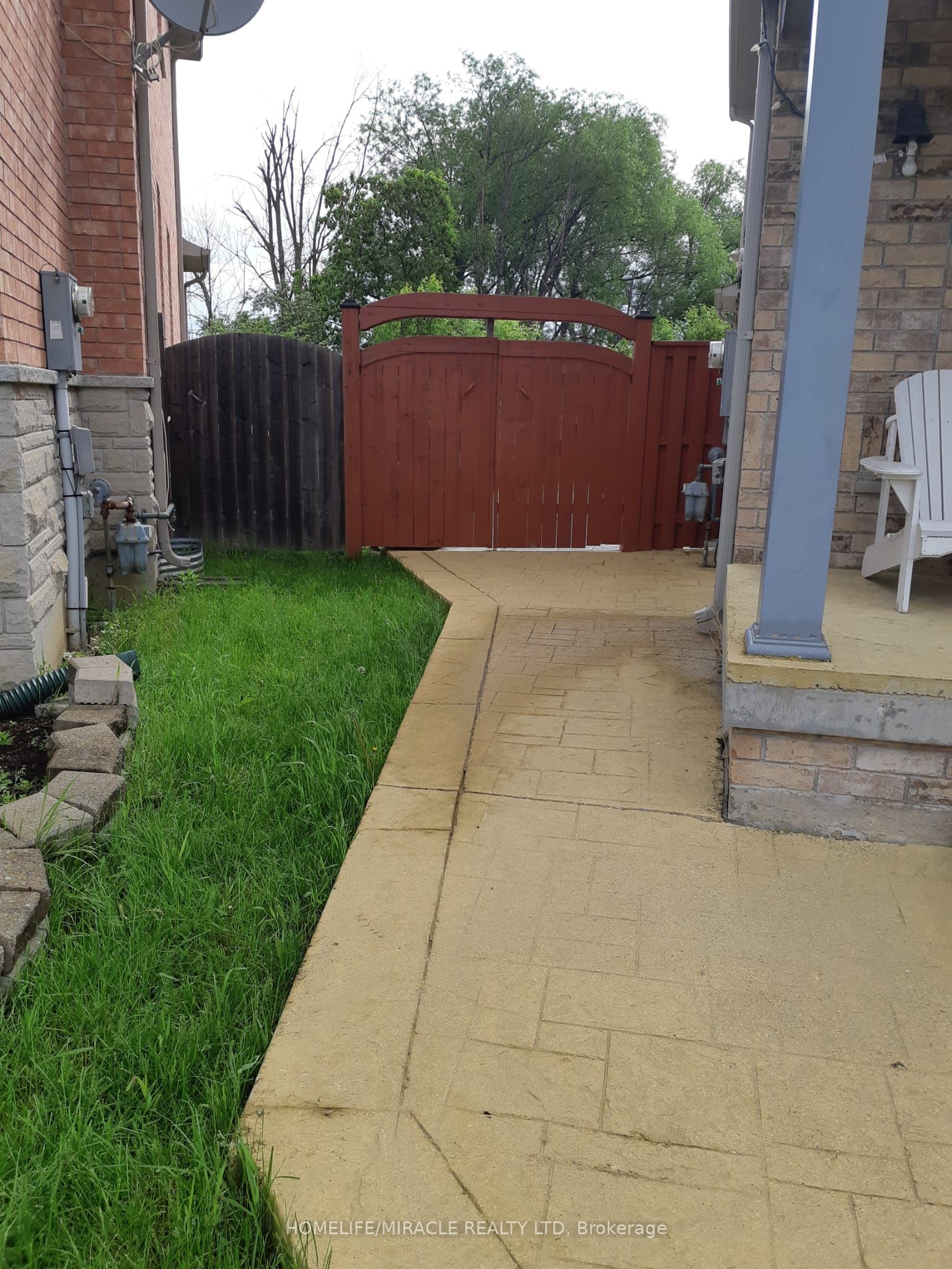 25 River Heights Drive, Brampton, ON L6P 2M9 photo 2