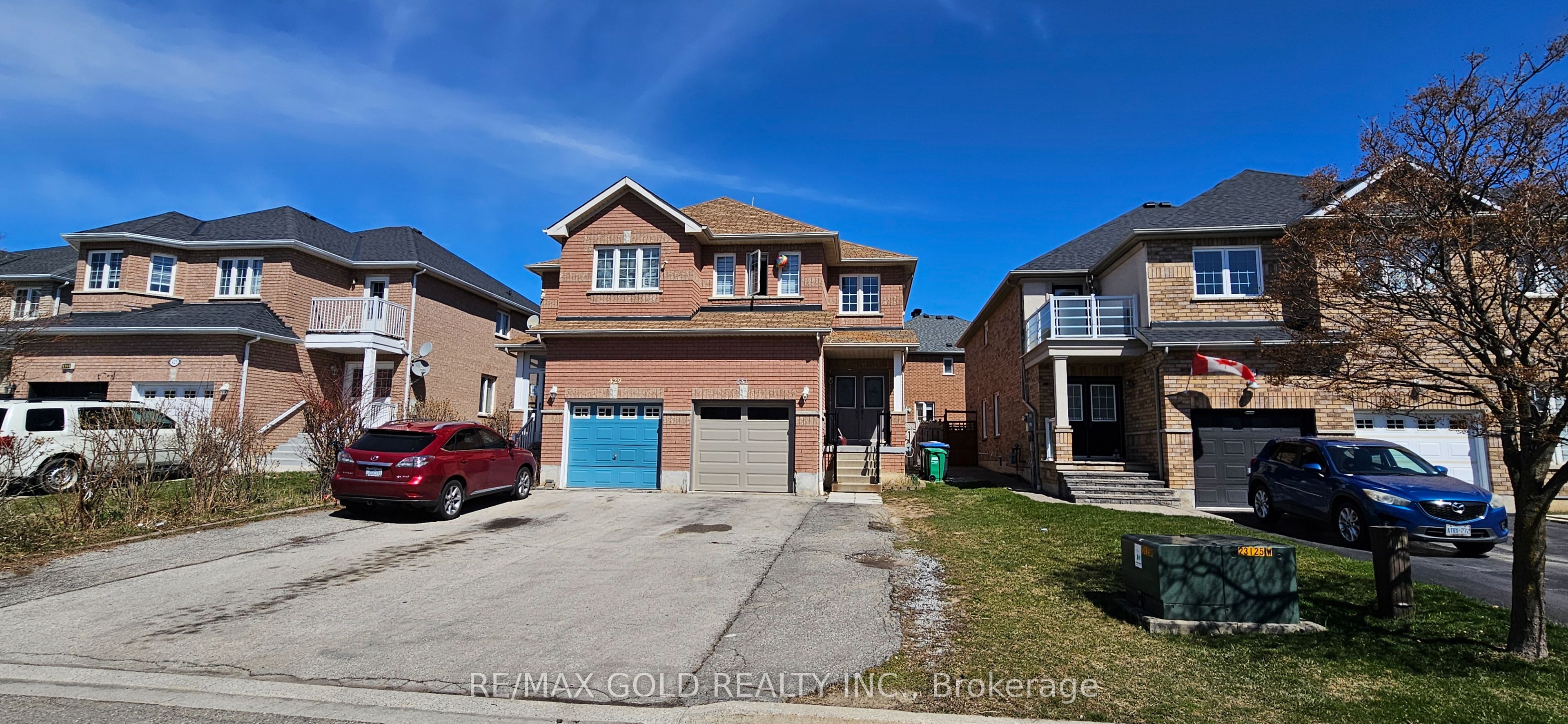 431 Krotone Crescent Upper, Mississauga, ON L5W 1T8 photo 2
