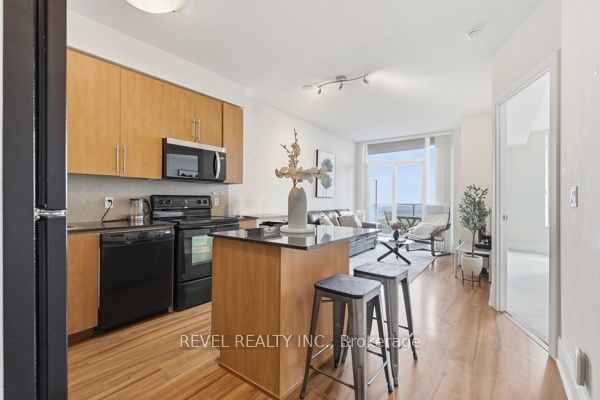 330 Burnhamthorpe Road W 3101, Mississauga, ON L5B 0E1 photo 3