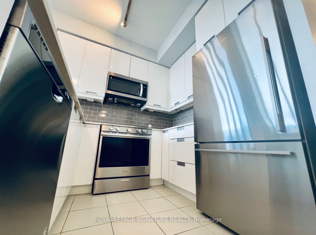 35 Watergarden Drive 2318, Mississauga, ON L5R 0G8 photo 2
