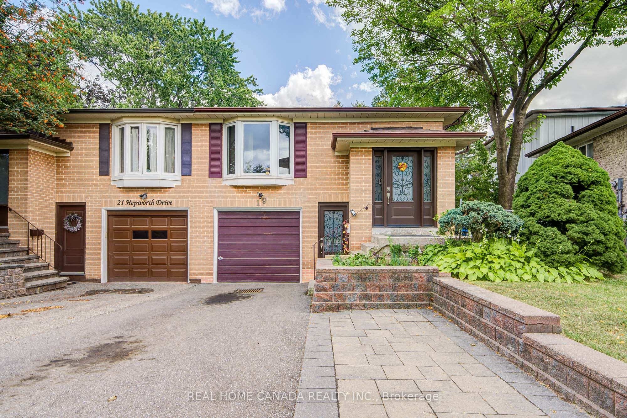 19 Hepworth Drive, Toronto, ON M9R 3W1 photo 2