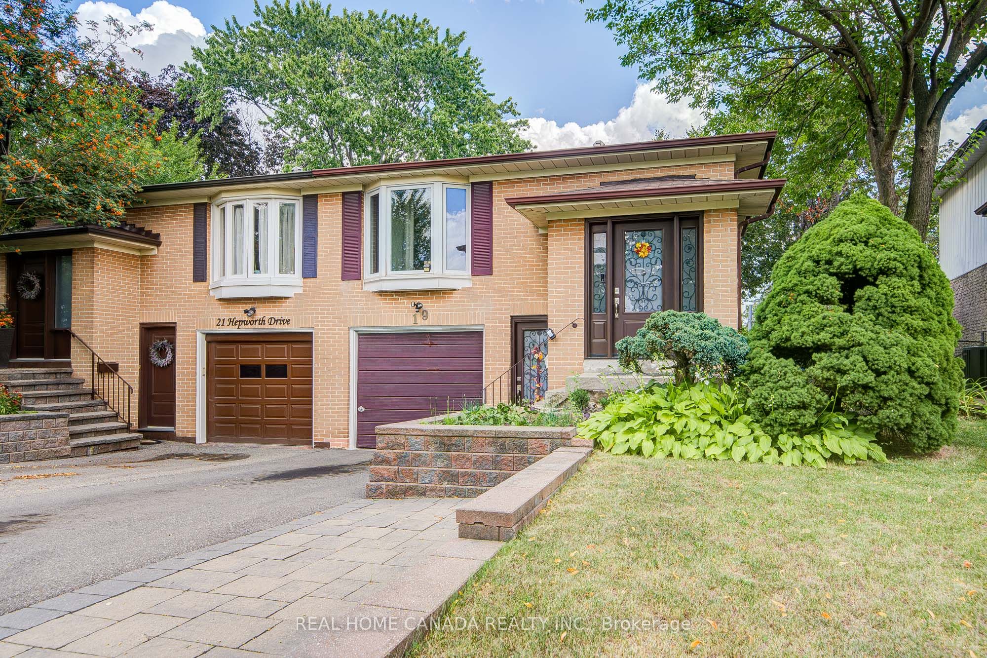 19 Hepworth Drive, Toronto, ON M9R 3W1 photo 3