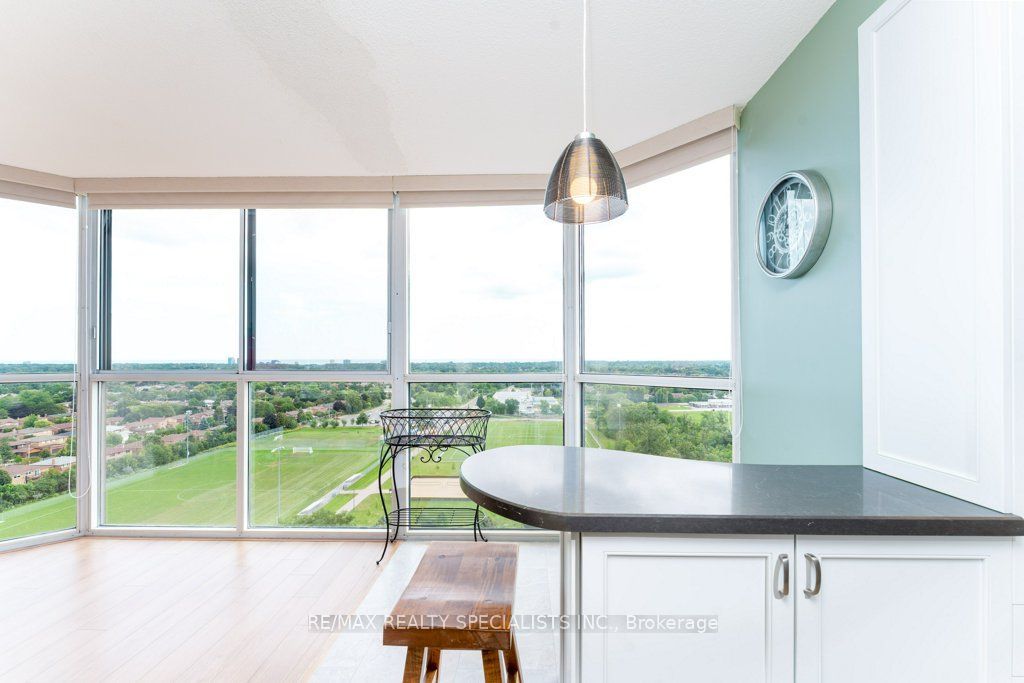 880 Dundas Street W 1106, Mississauga, ON L5C 4H3