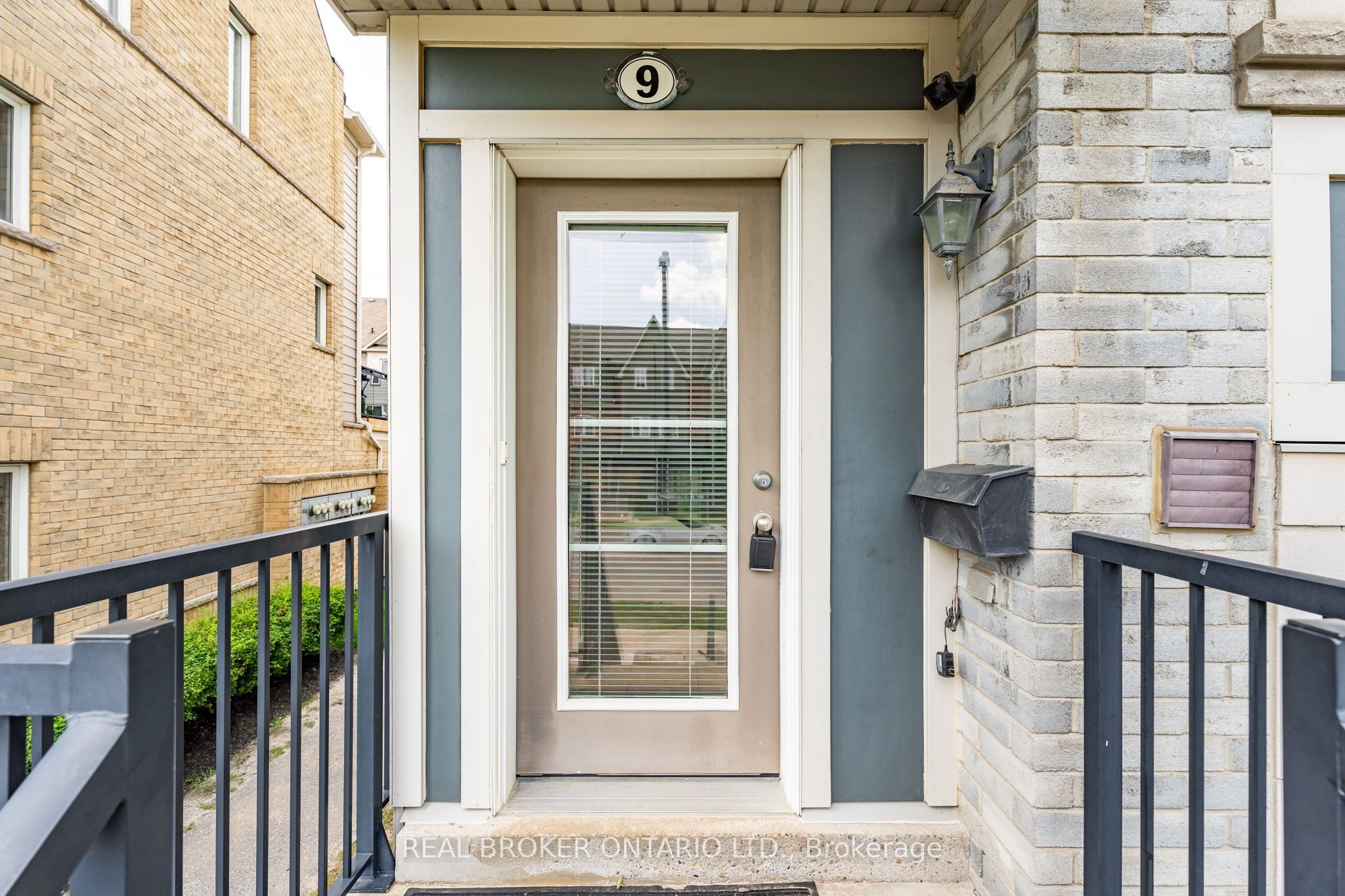 3015 Destination Drive 9, Mississauga, ON L5M 0P3 photo 4