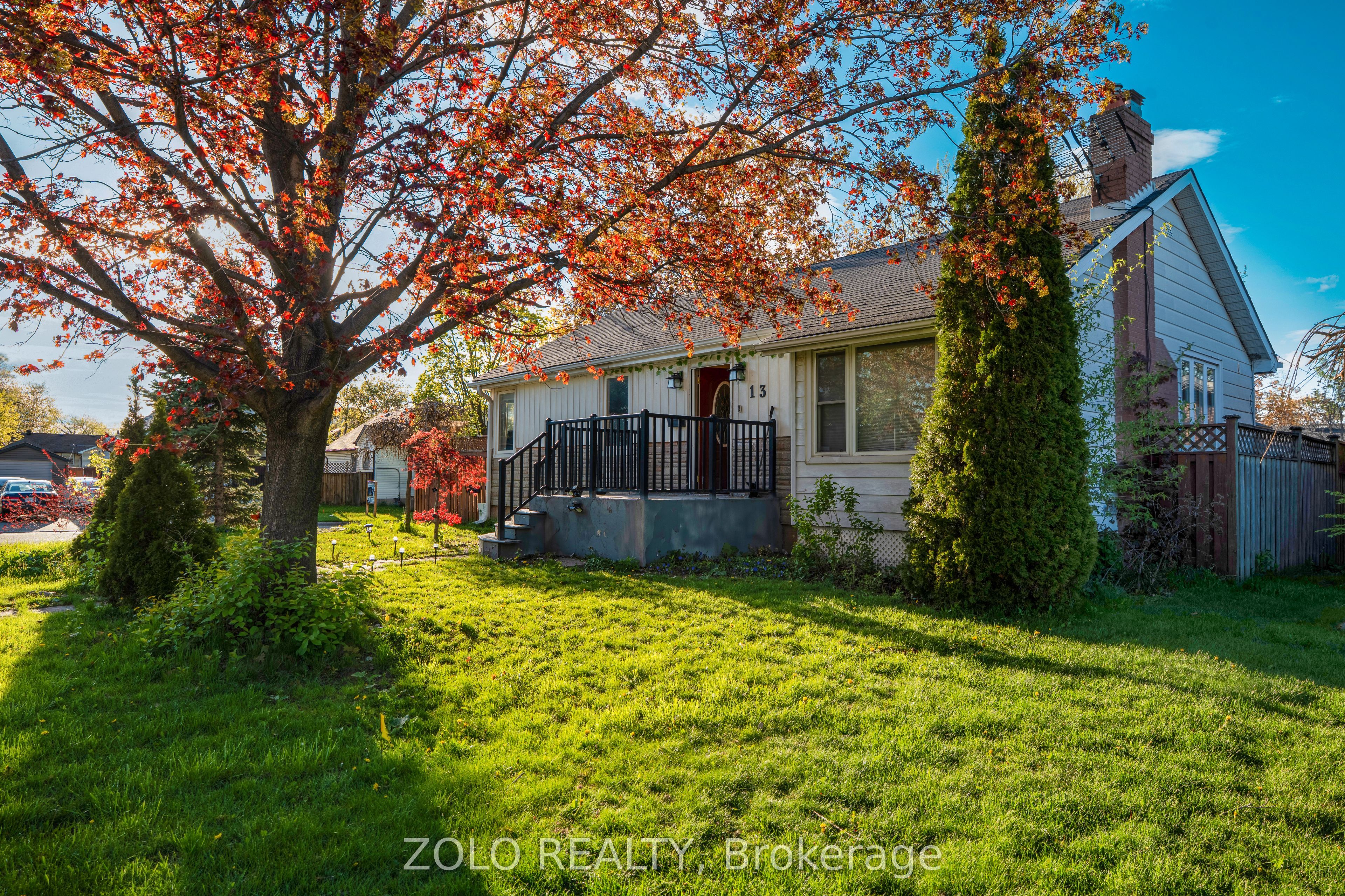 13 Foster Road, Mississauga, ON L4T 1C3