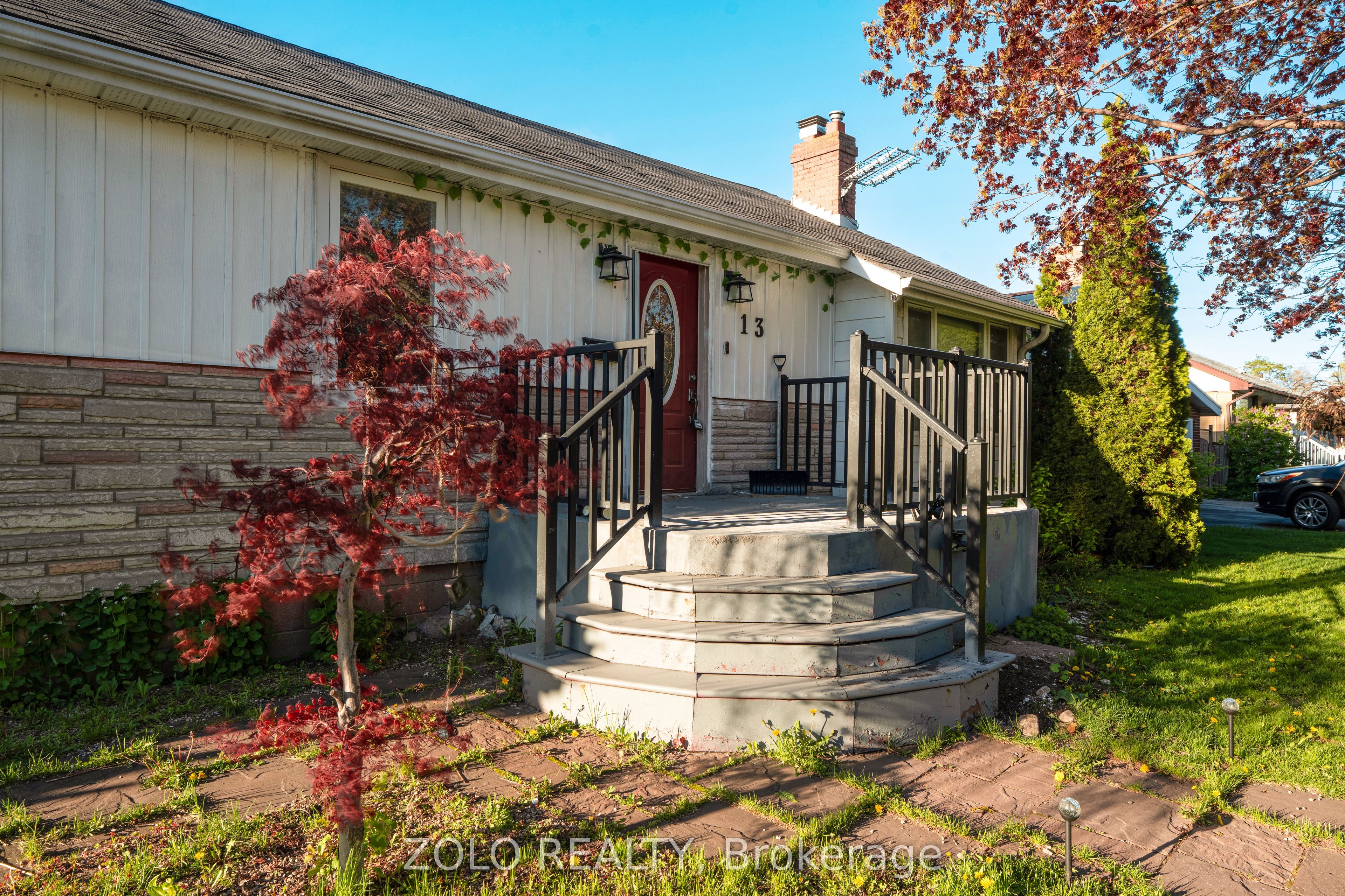 13 Foster Road, Mississauga, ON L4T 1C3 photo 5