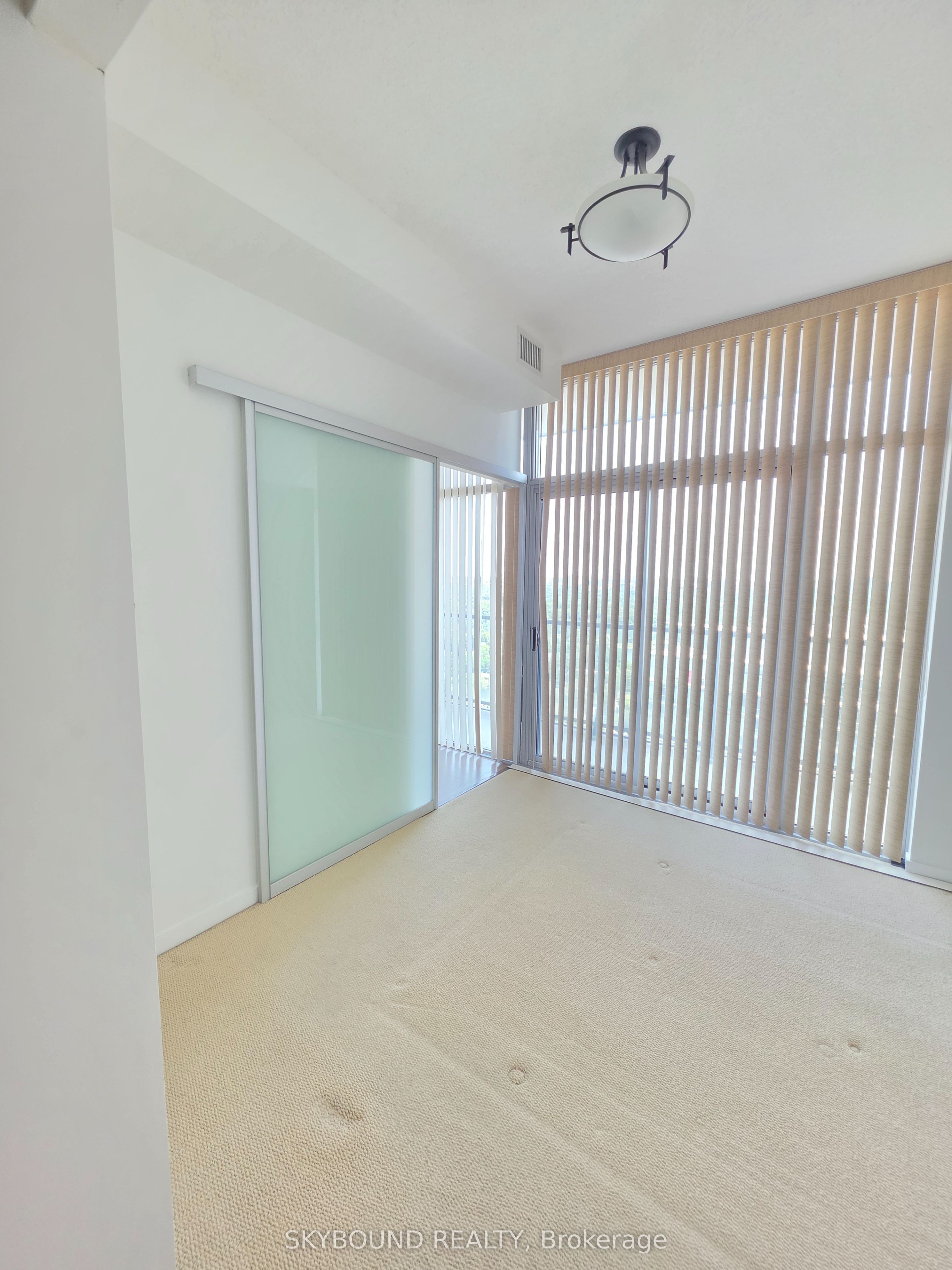 105 The Queensway Avenue 3414, Toronto, ON M6S 5B5 photo 5