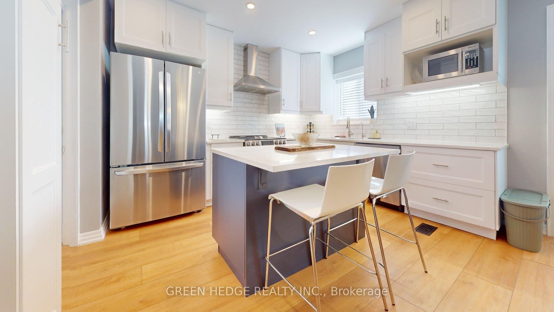 66 Cliff Street, Toronto, ON M6N 4M1
