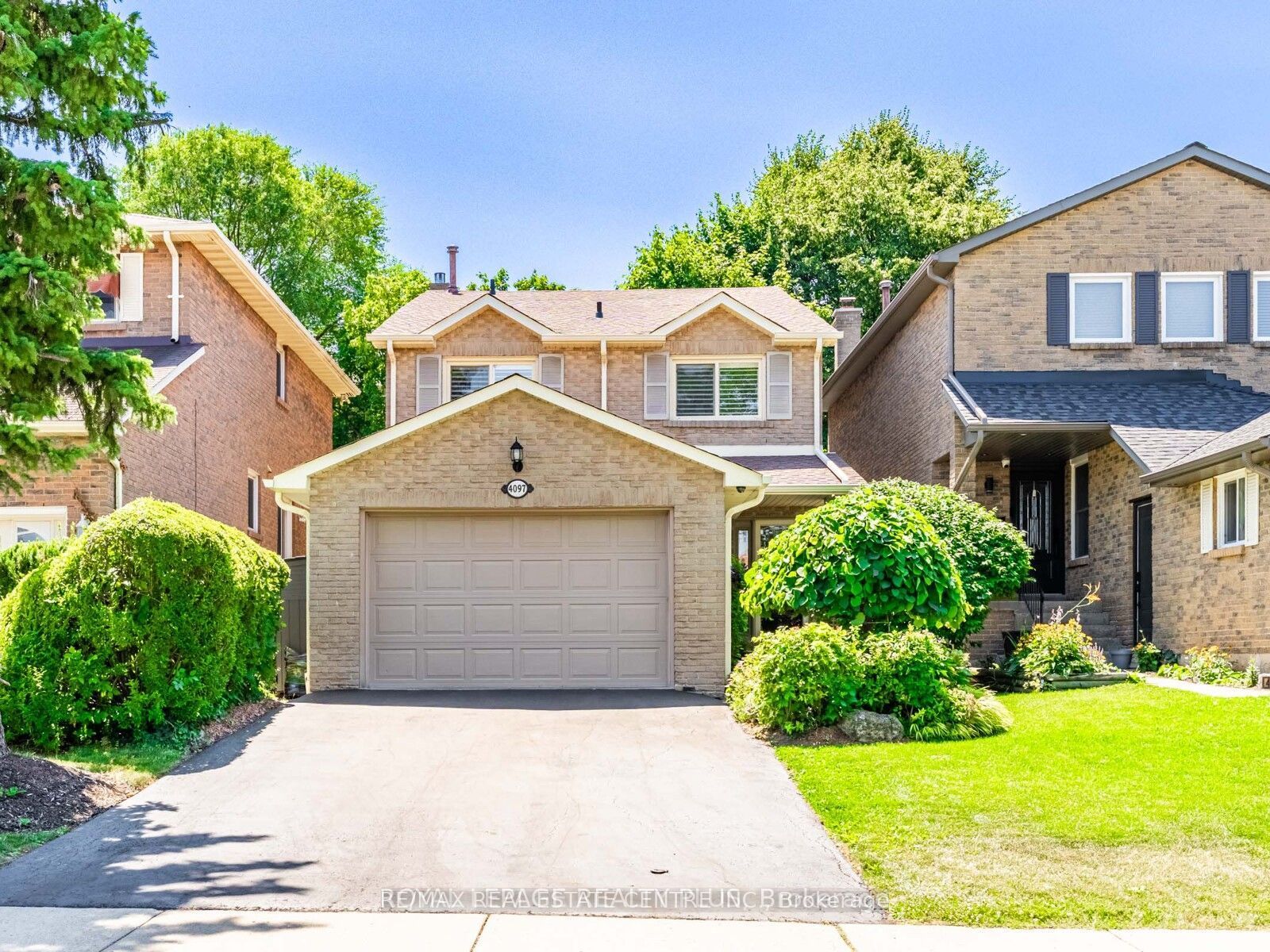 4079 Trapper Crescent Main, Mississauga, ON L5L 3A7